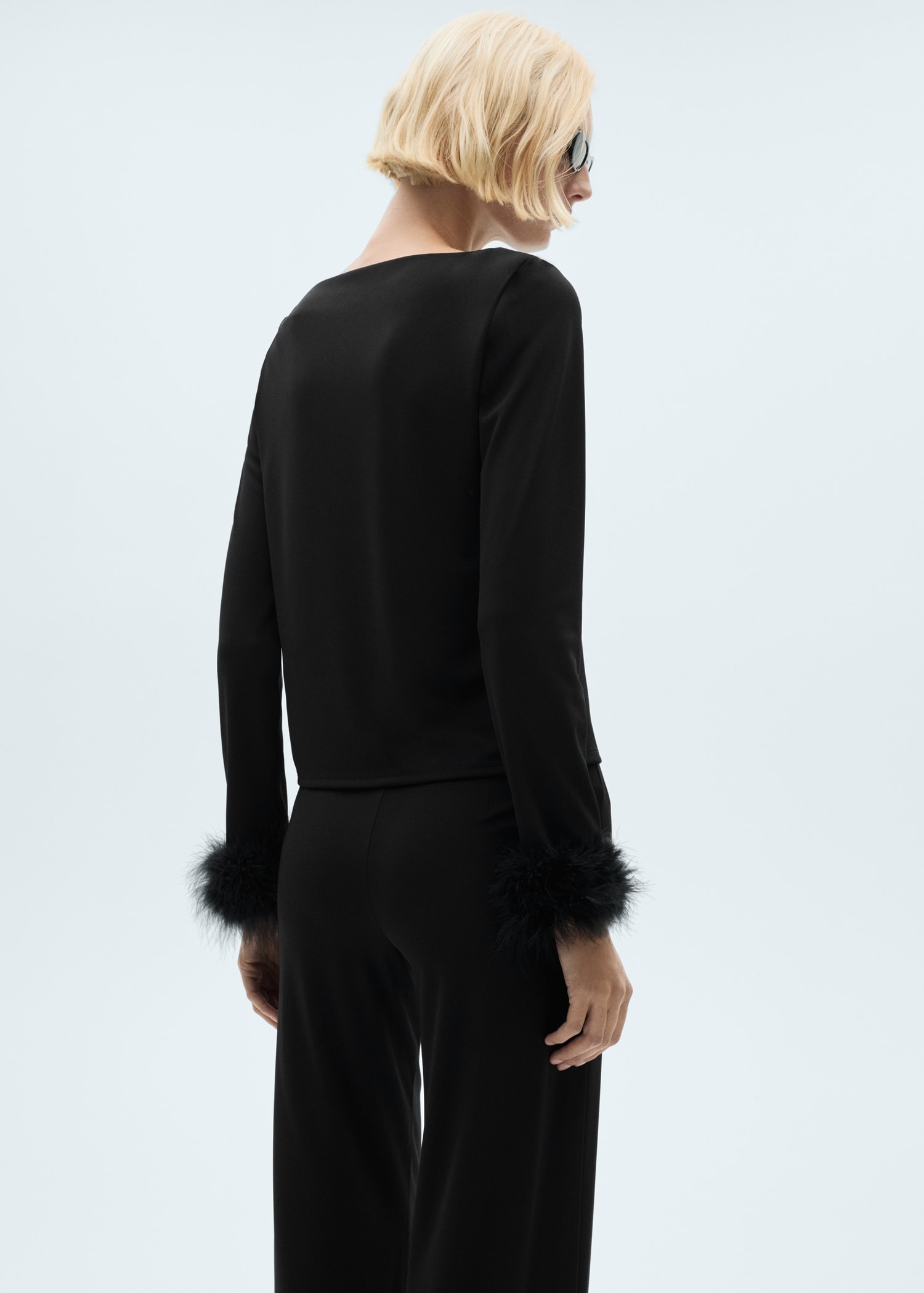 T-shirt with feather cuff detail - Reverse of the article