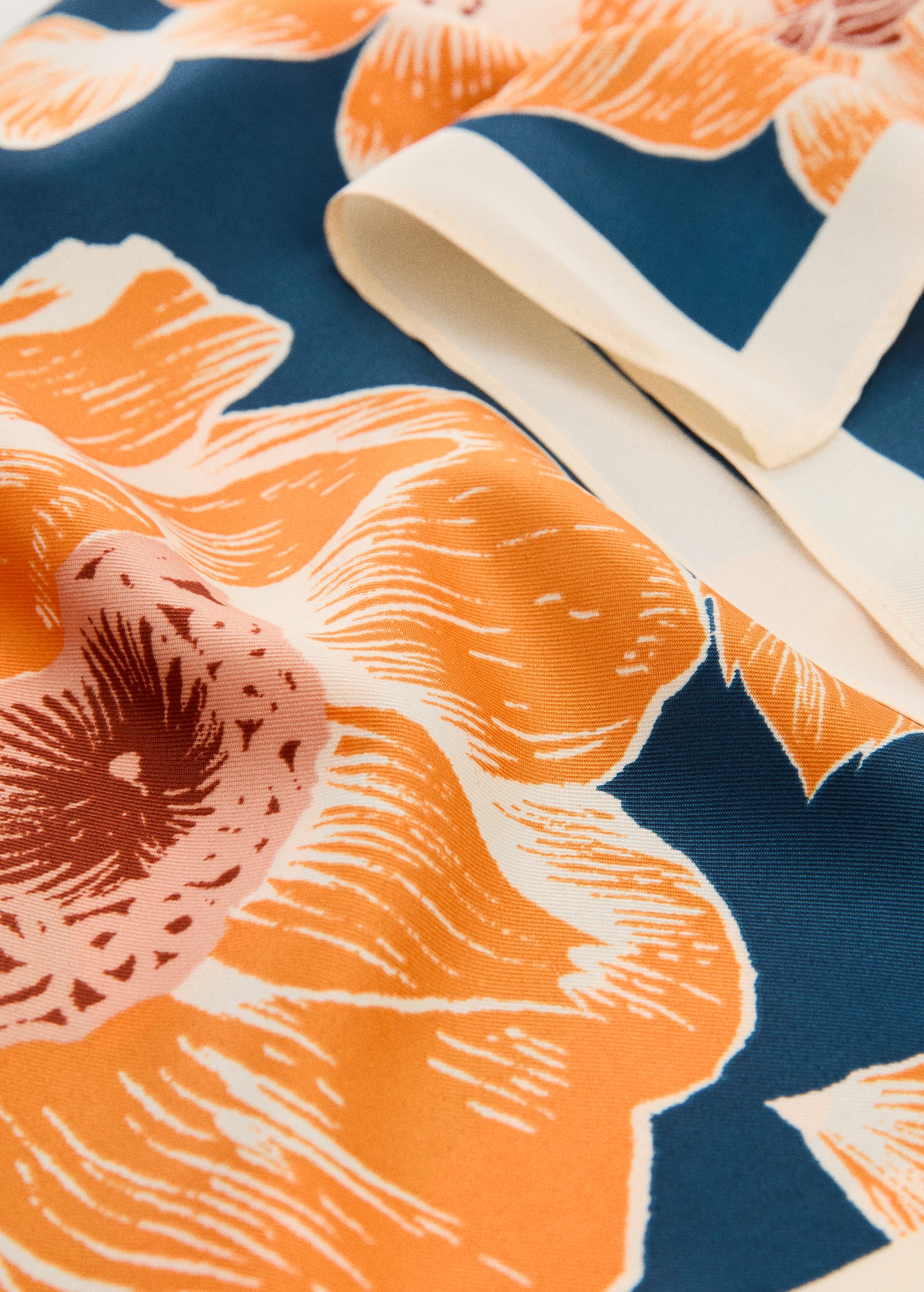 Floral printed scarf - Details of the article 1