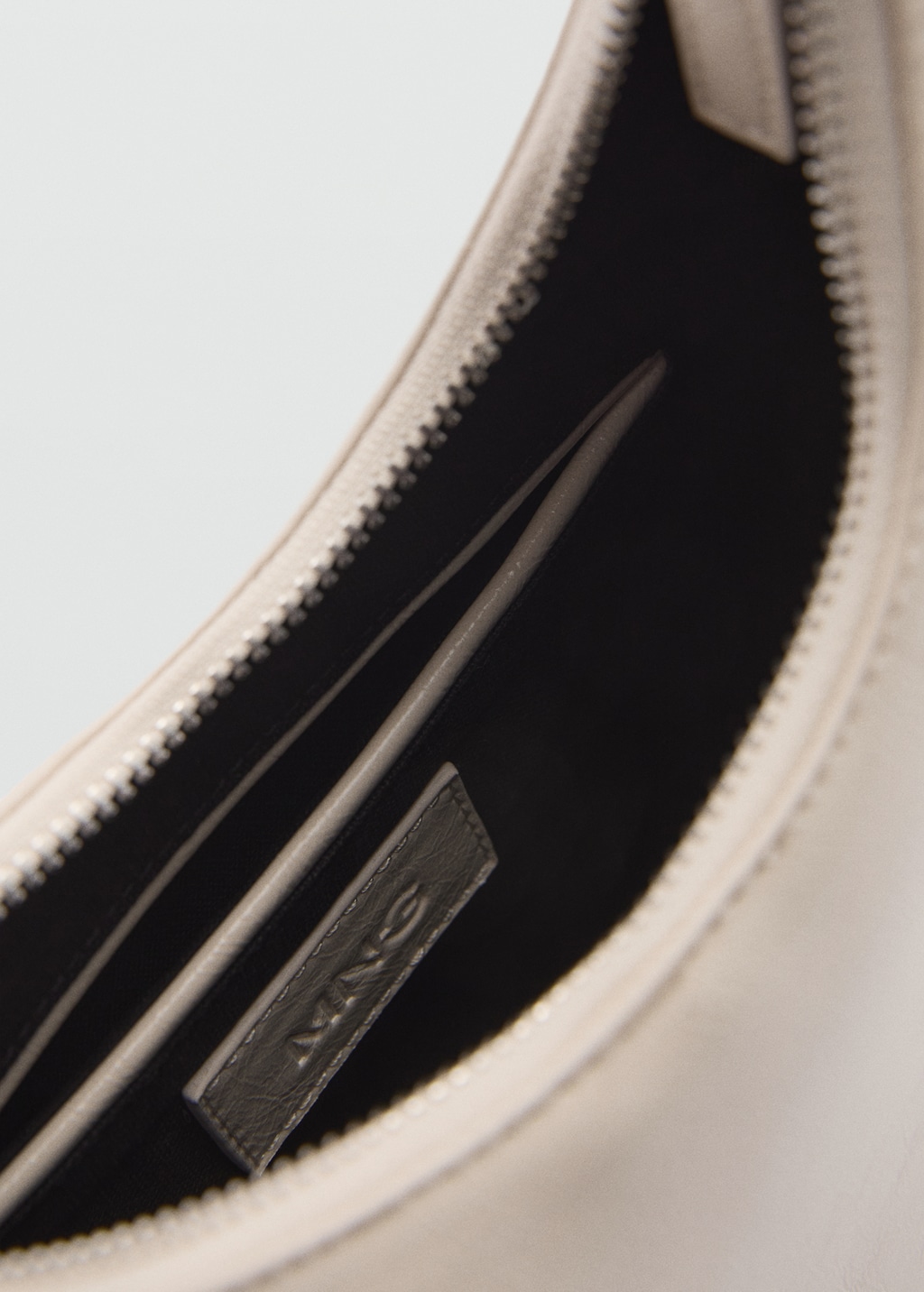 Mango baguette bag black sale