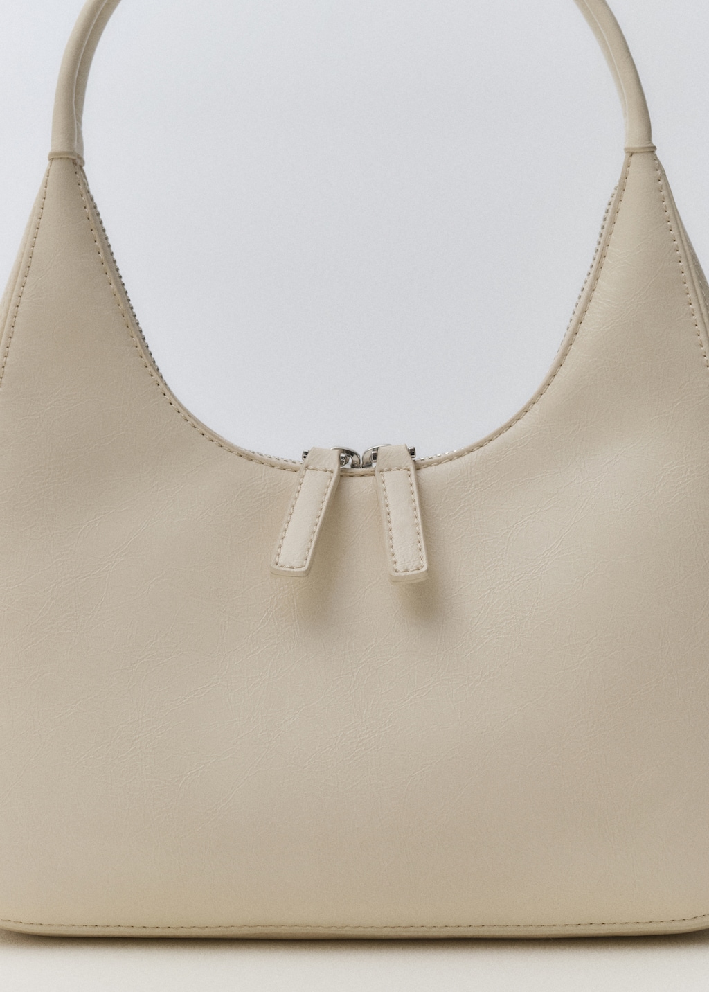 Short handle shoulder bag