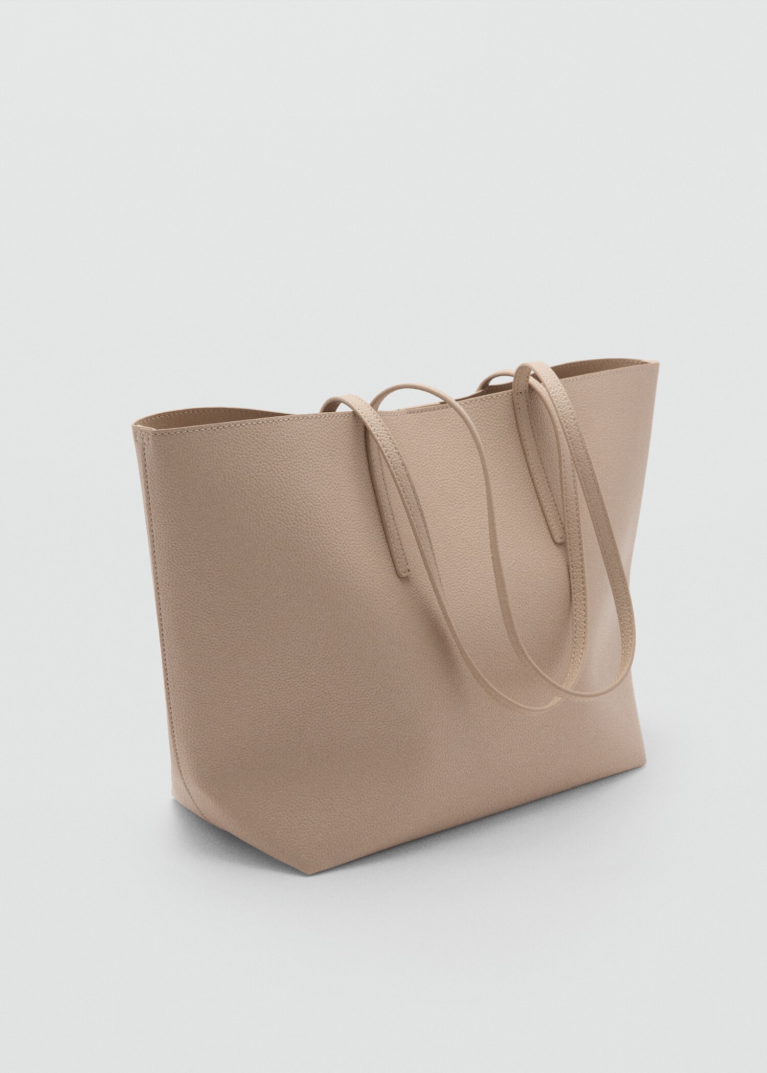 Sac shopper effet grainé - Plan moyen