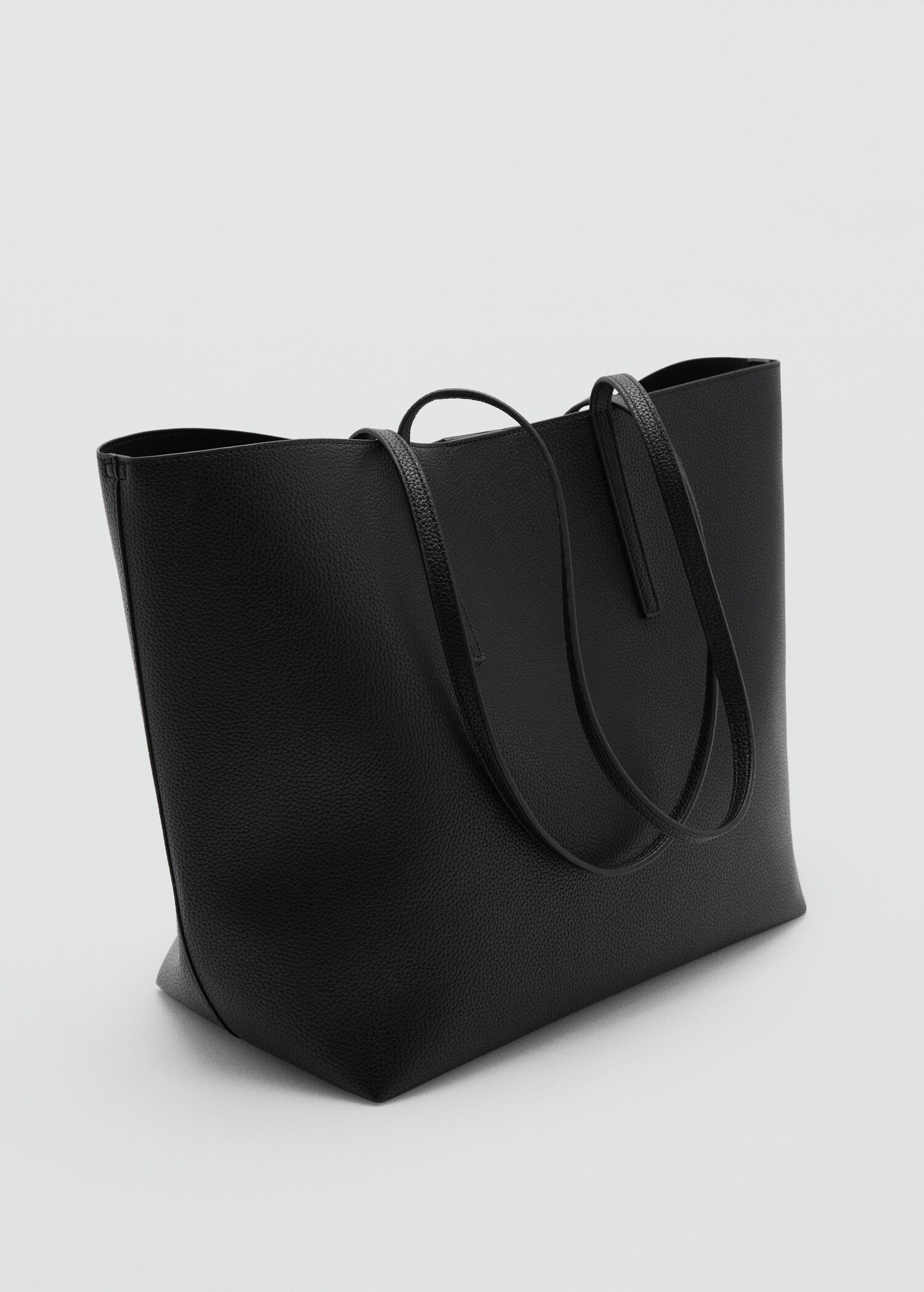 Sac shopper effet grainé - Plan moyen