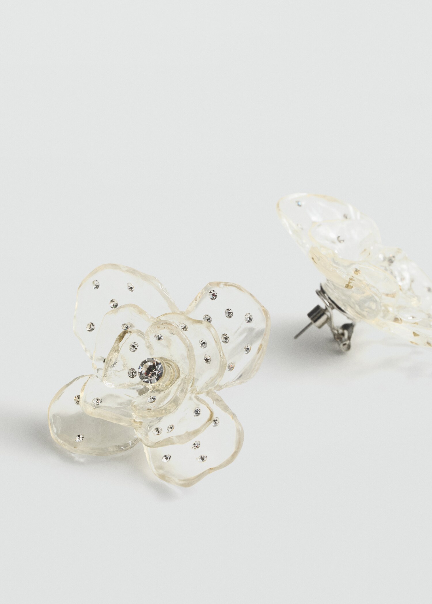 Boucles d'oreilles maxi fleur - Plan moyen
