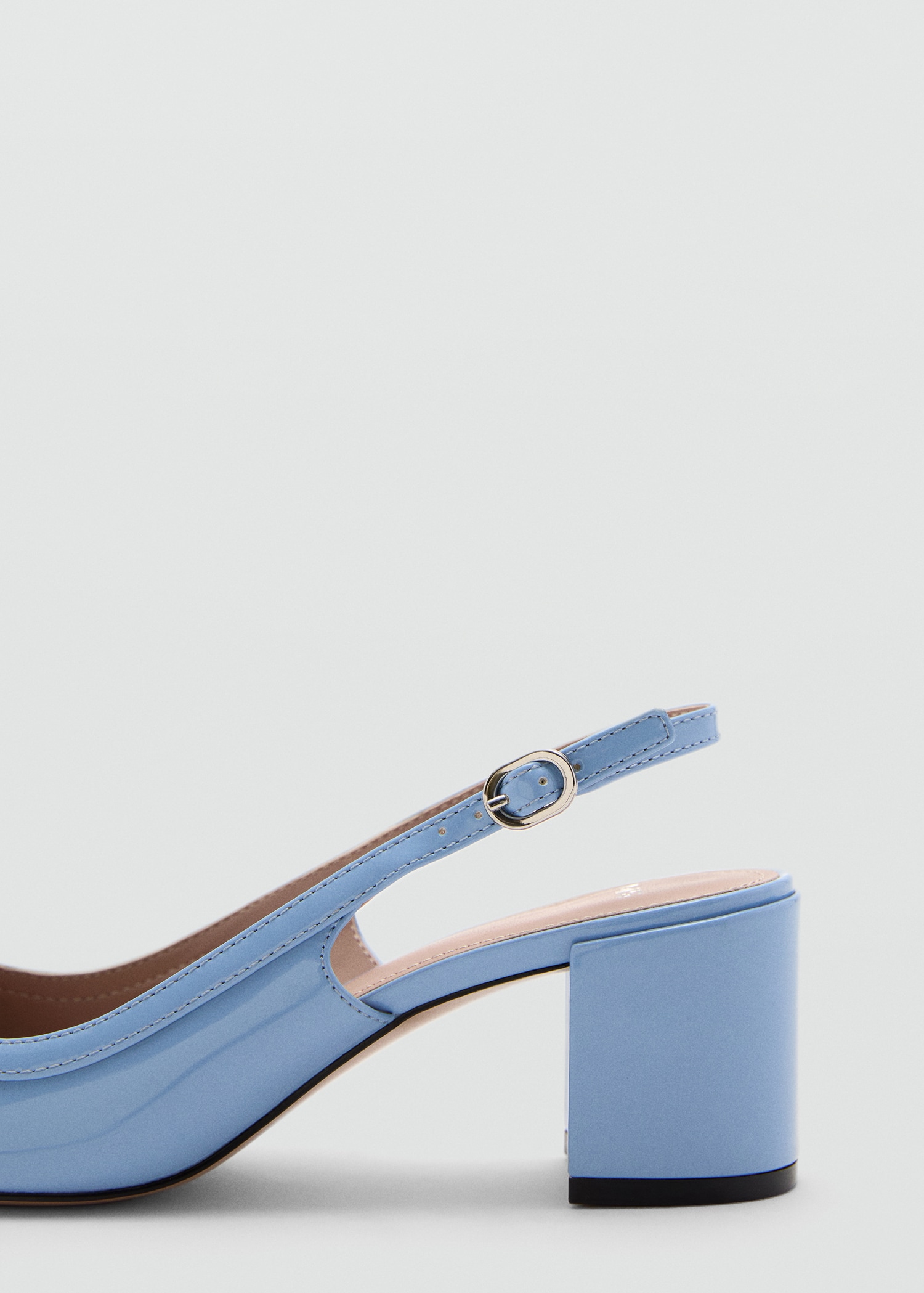 Heeled shoes with buckle - Details of the article 1