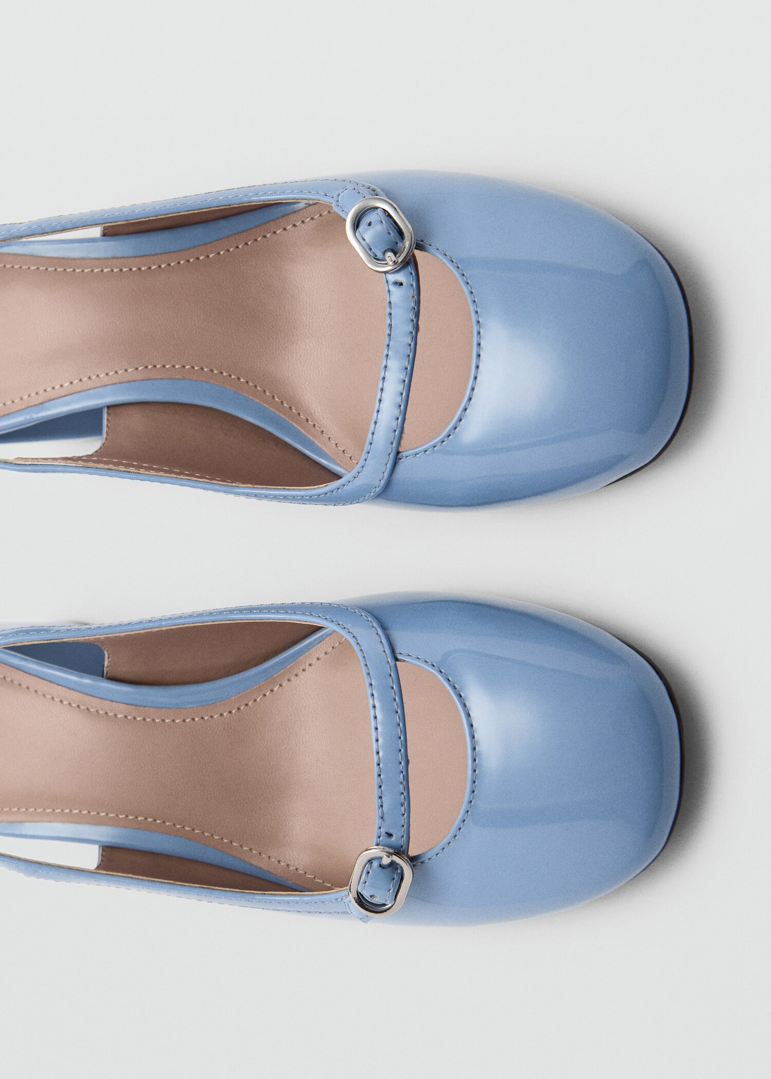 Heeled shoes with buckle - Details of the article 2