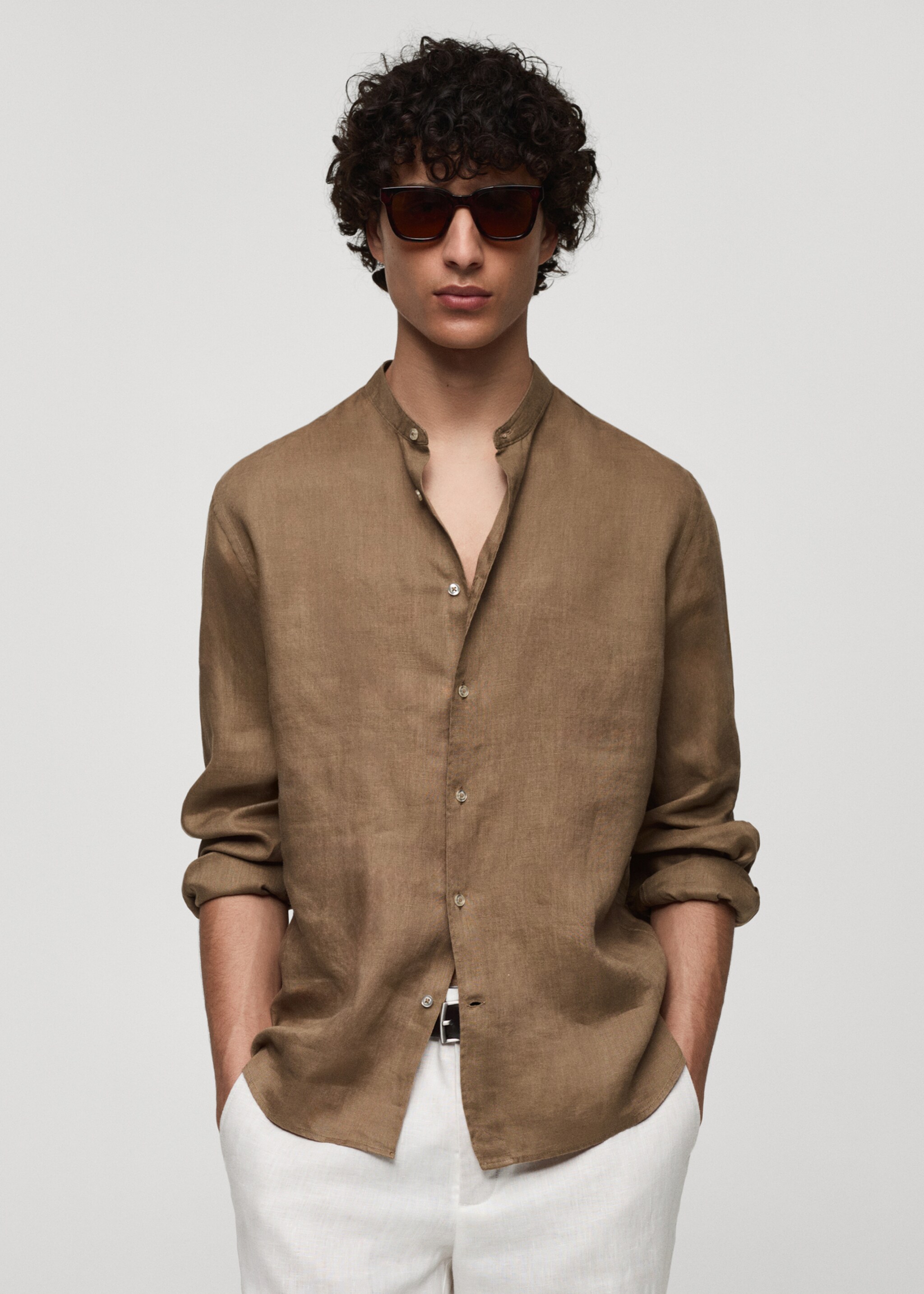 Camisa 100% lino cuello mao - Plano medio