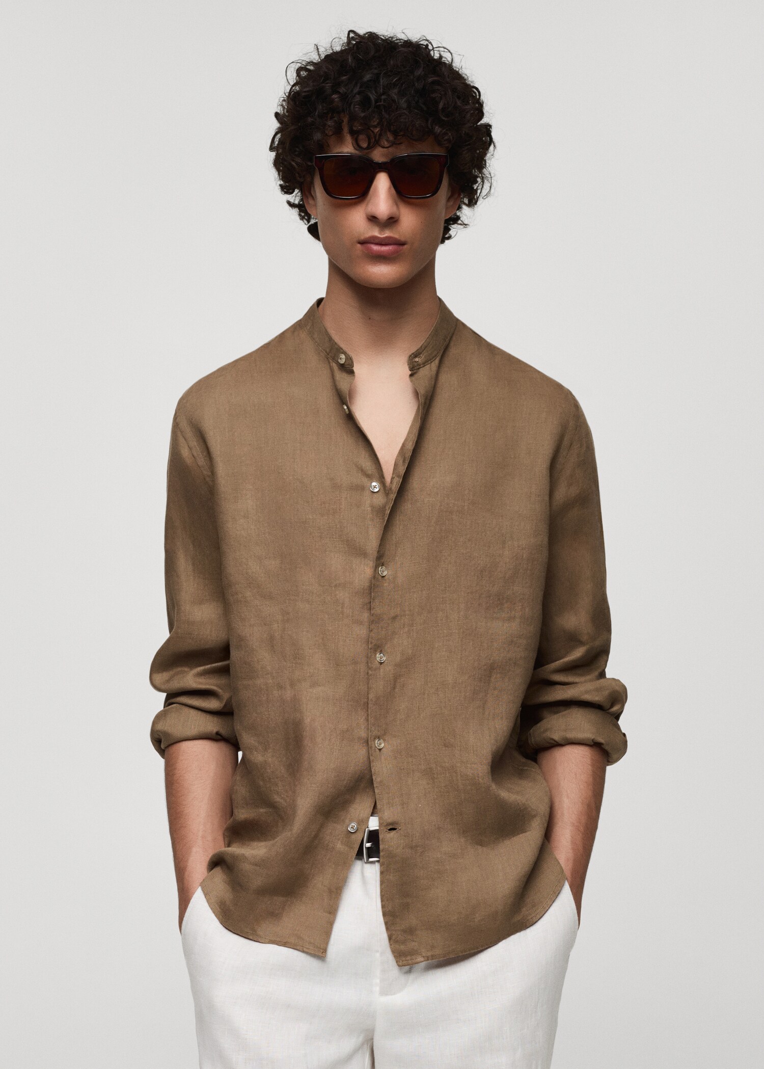 Camisa 100% lino cuello mao - Plano medio