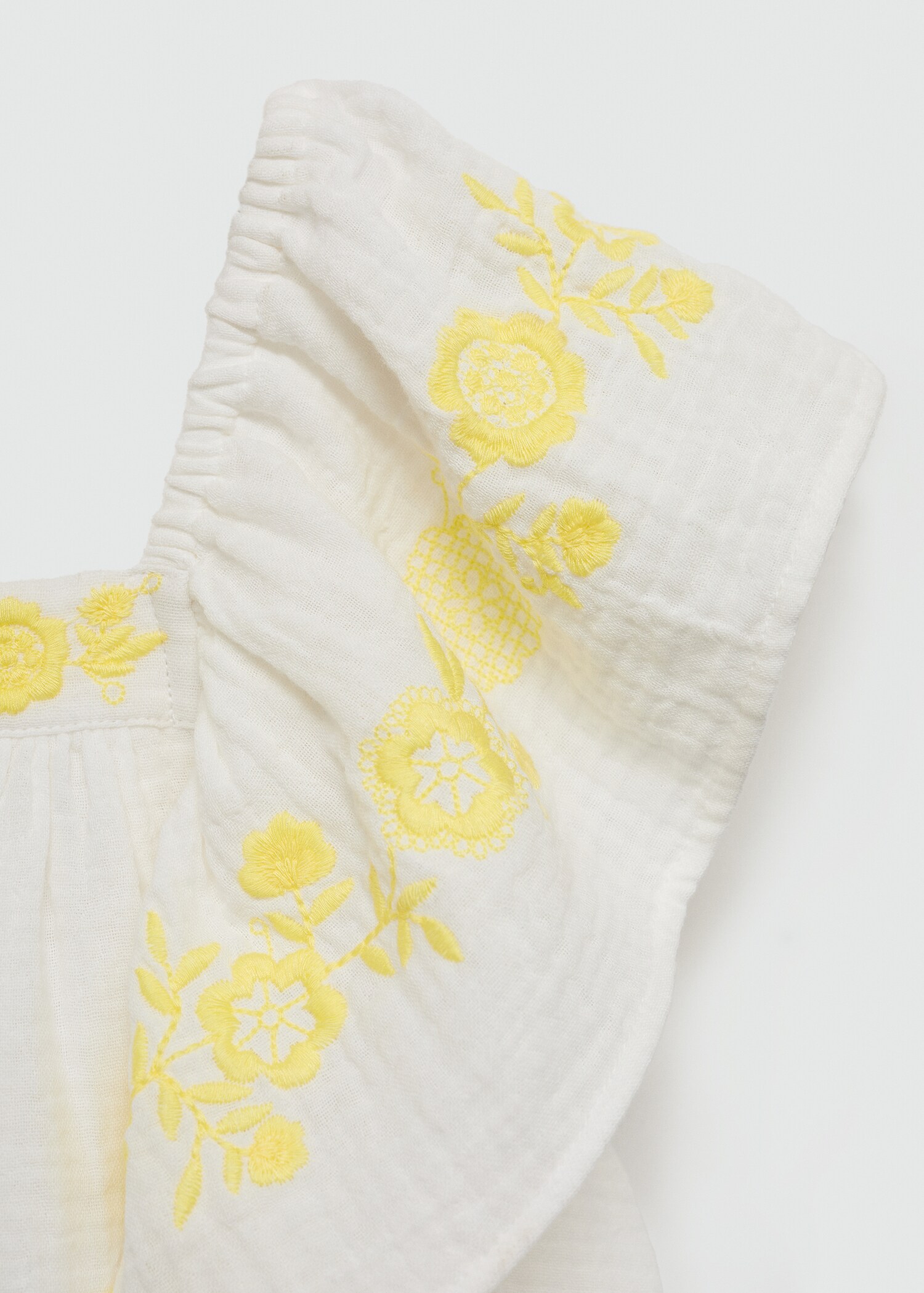 Kleid mit gestickten Details - Detail des Artikels 8