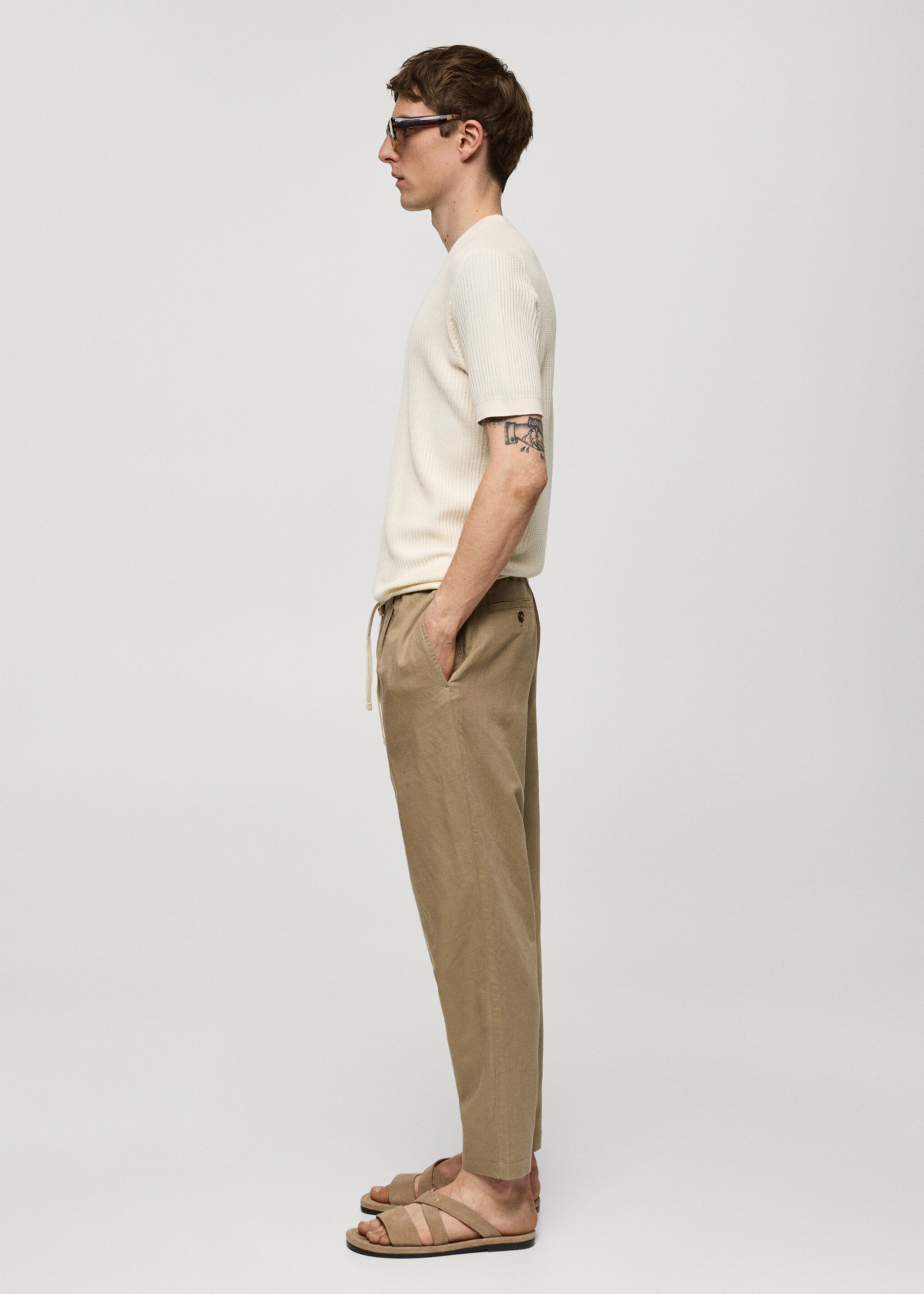 Slim-fit trousers with drawstring  - Details of the article 2