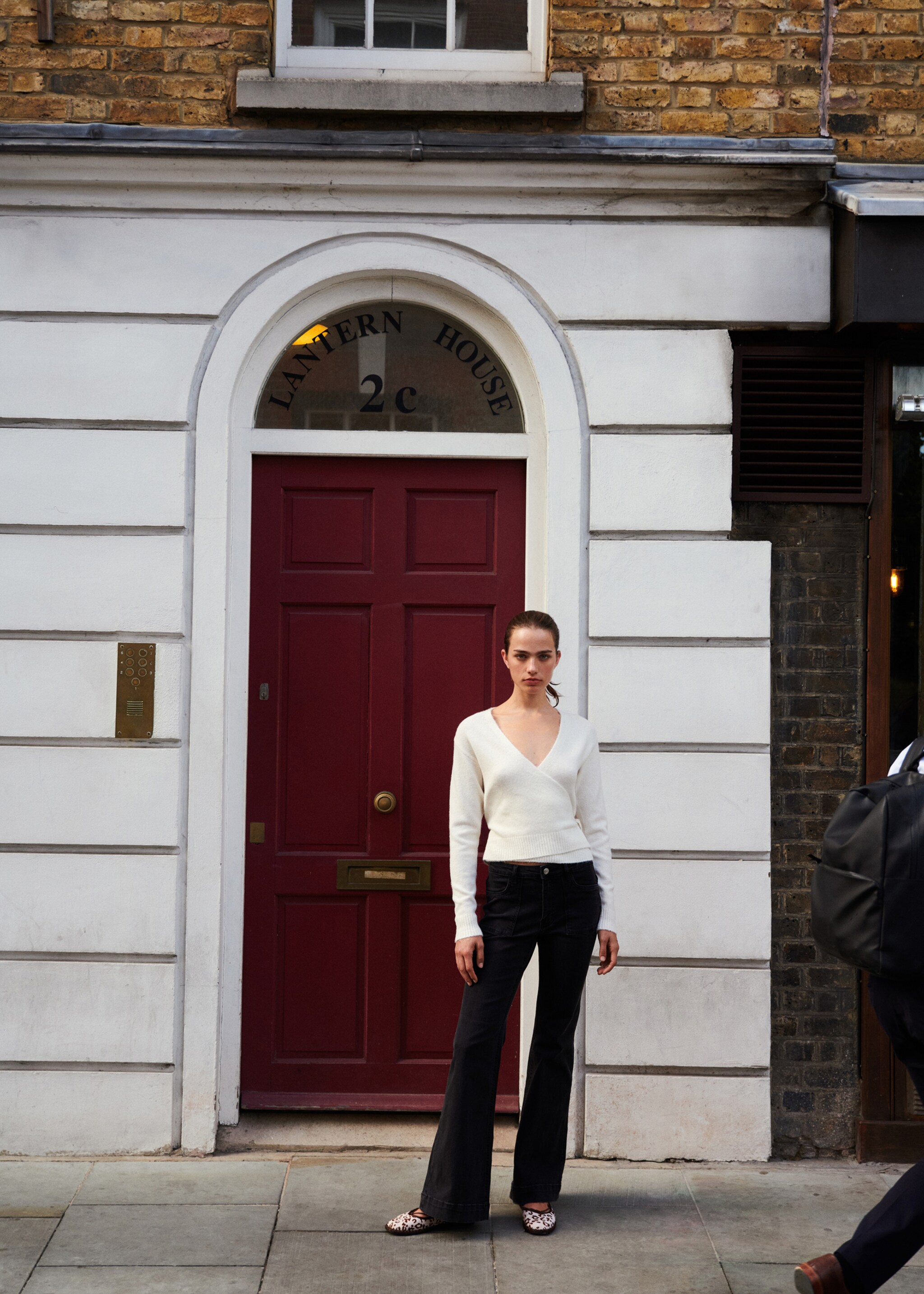 Jeans flare bolsillos - Detalle del artículo 5, Denim negro. Ref: 77010610-00.