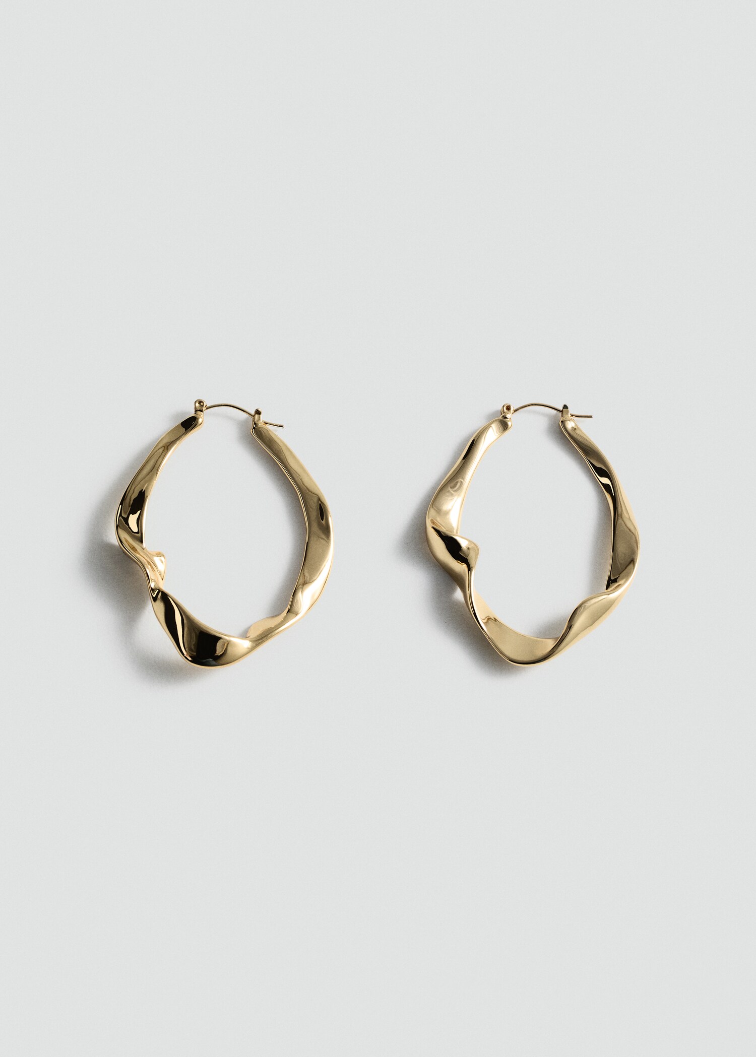 Twisted hoop earrings - Article without model