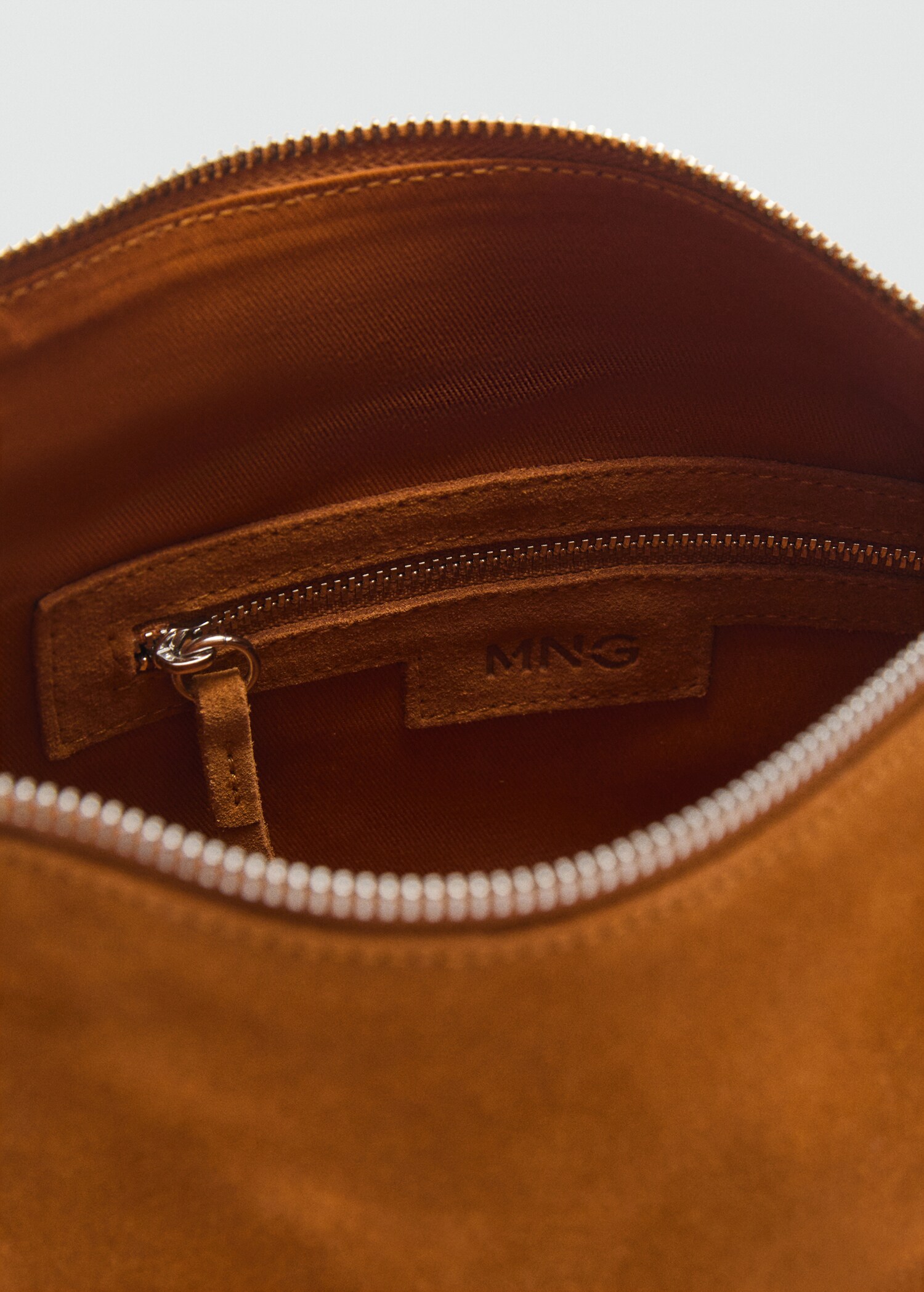 Suede shoulder bag - Details of the article 2