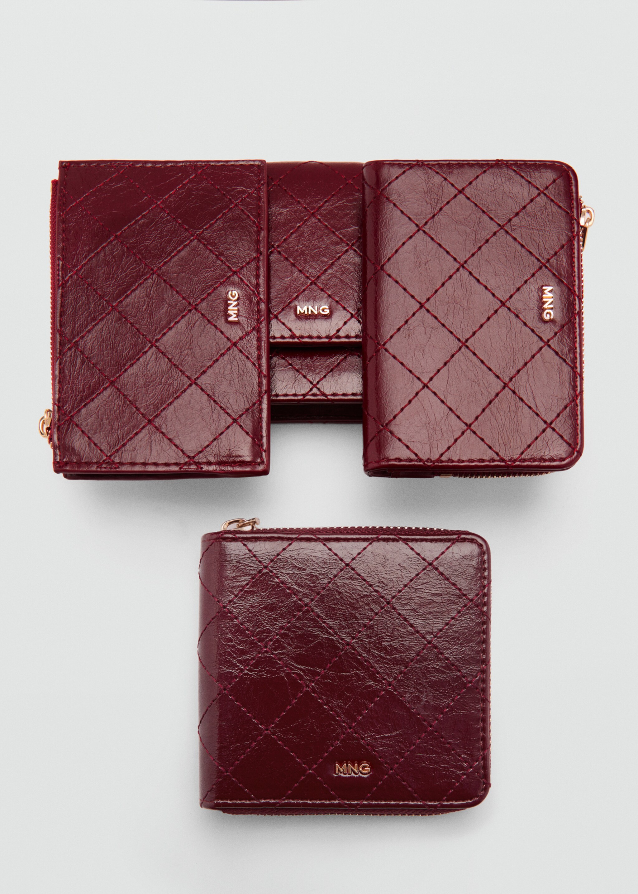 Wallet with decorative stitching - Details of the article 2