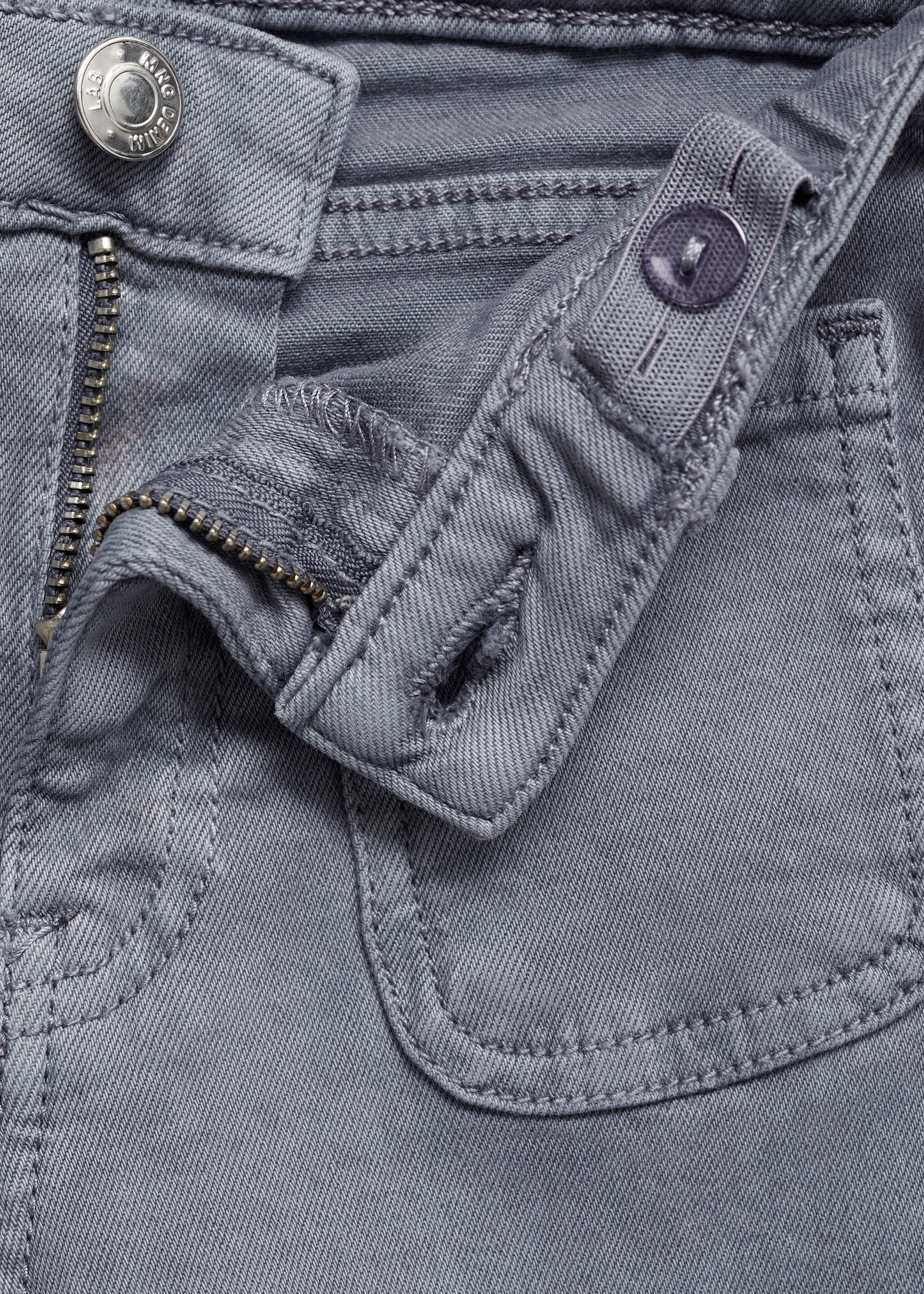 Flared jeans with pocket - Details of the article 0