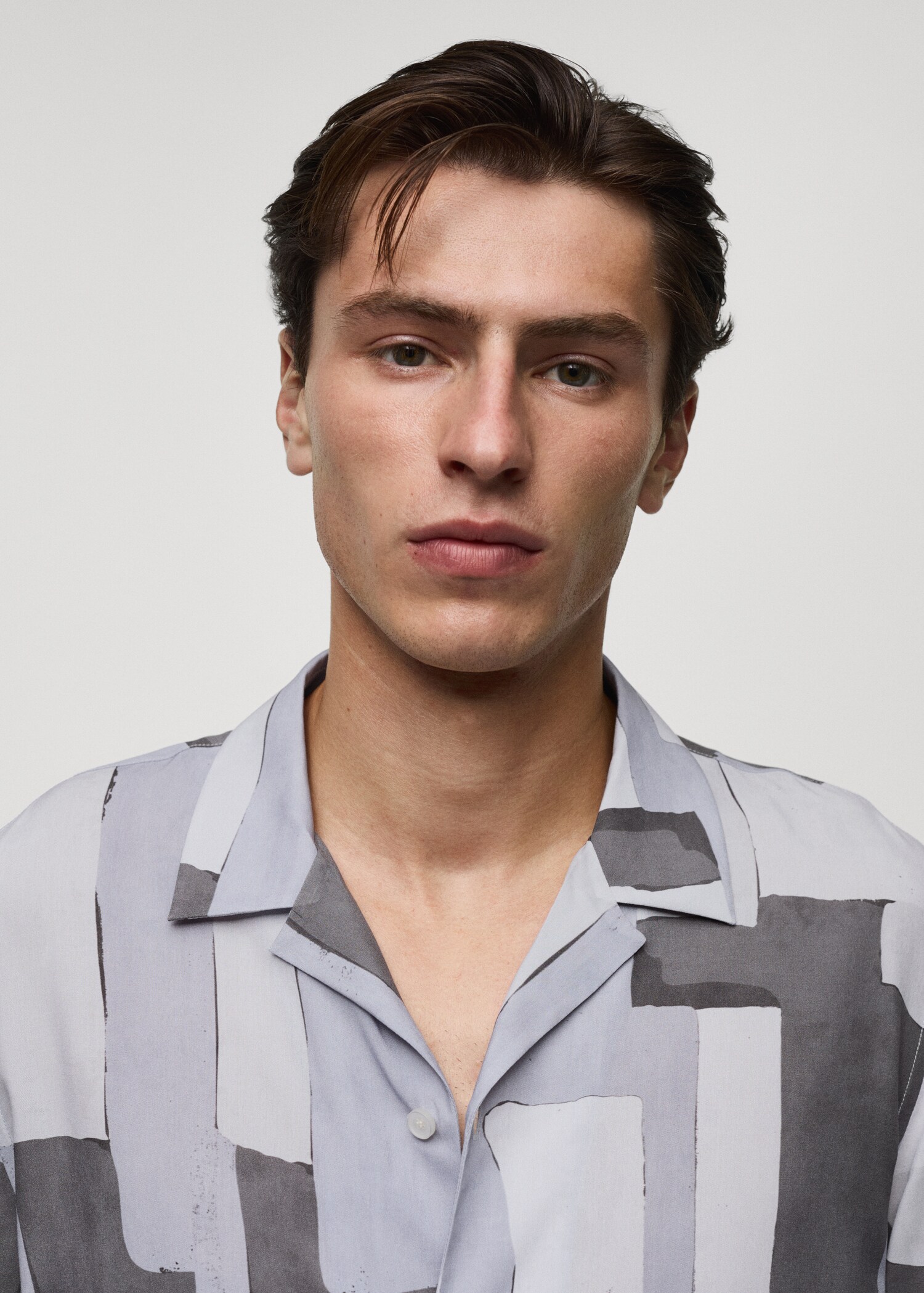 Printed fluid regular-fit shirt - Details of the article 1