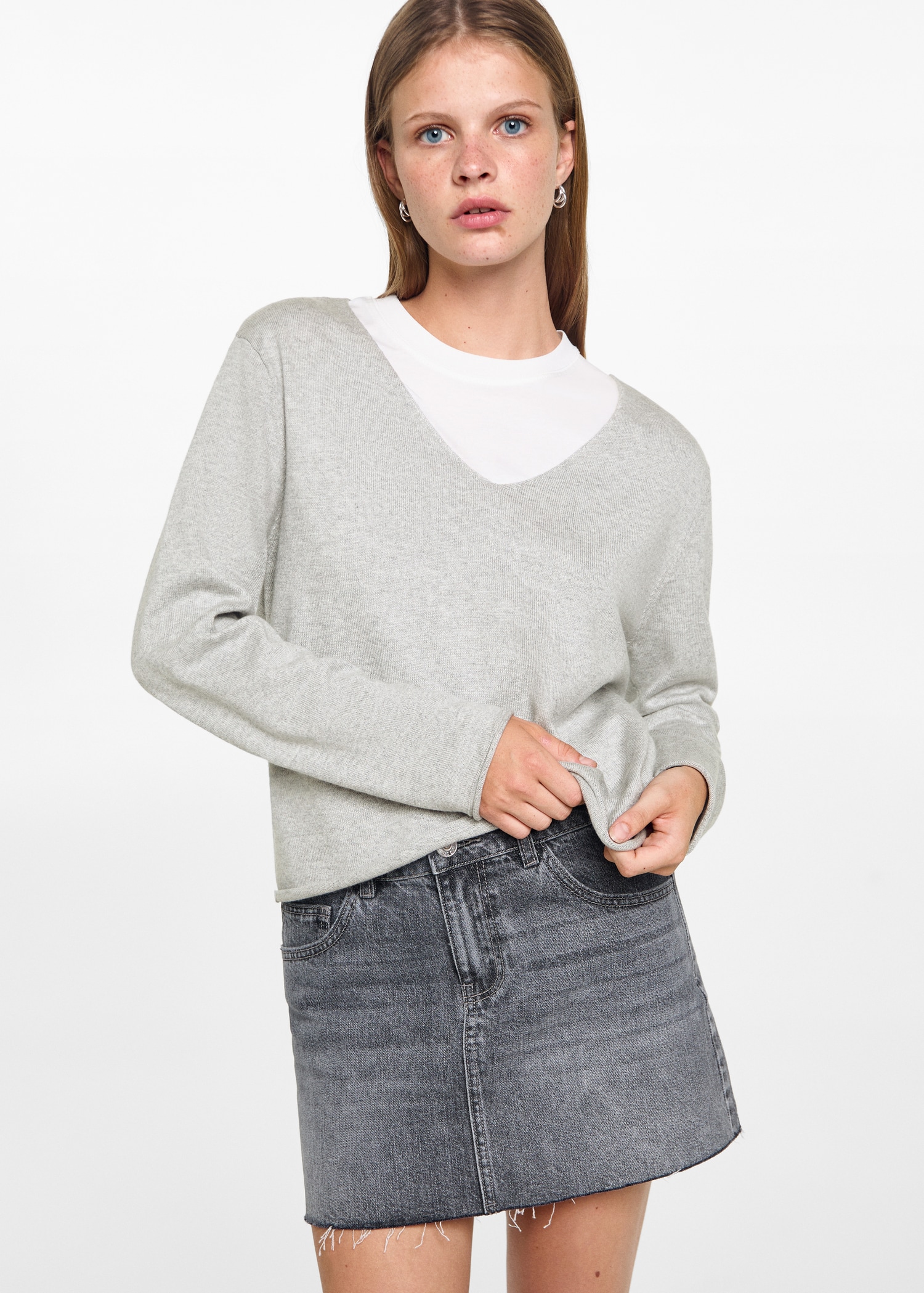 Camisola gola V - Plano médio