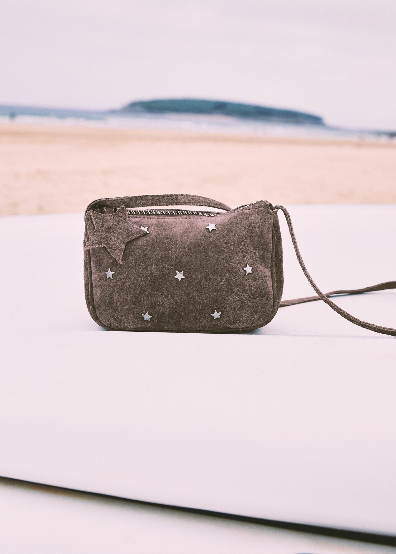 Leather bag with star studs - Details of the article 5