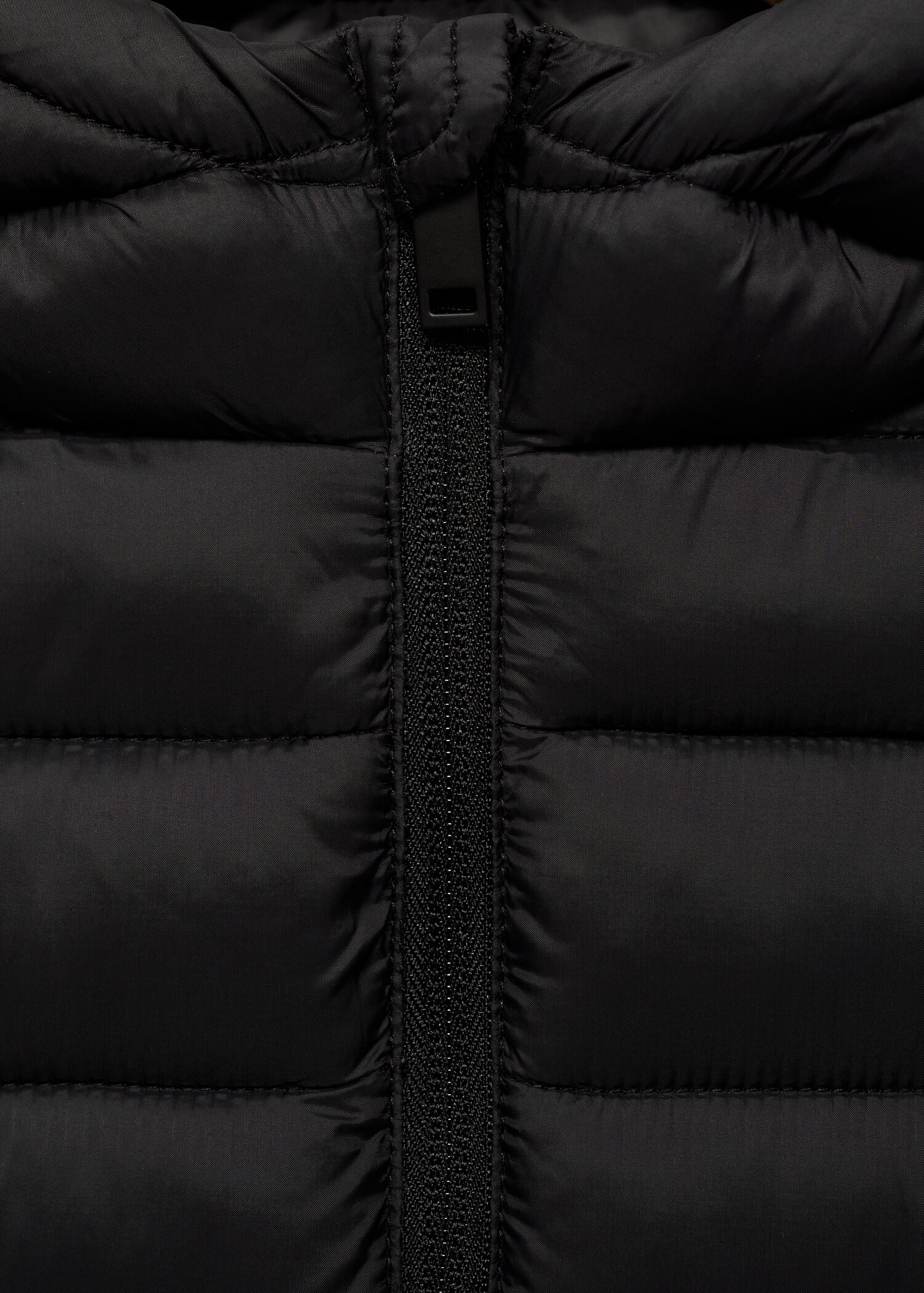 Quilted gilet with hood - Details of the article 8