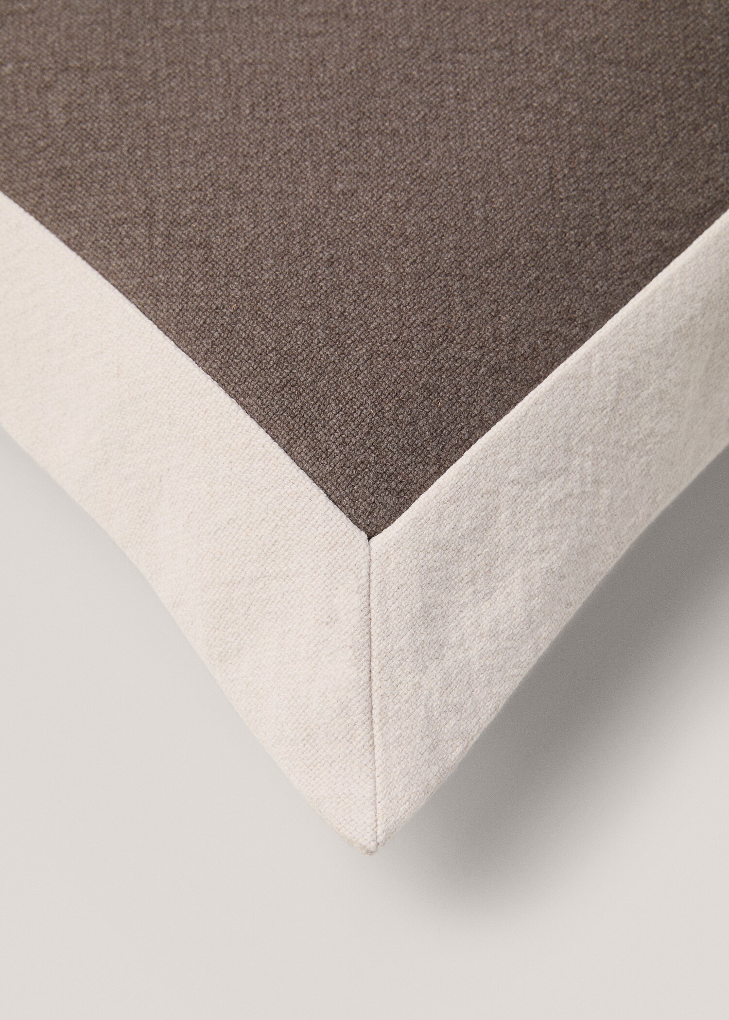 Cotton and linen blend cushion cover 40x60cm - Details of the article 4