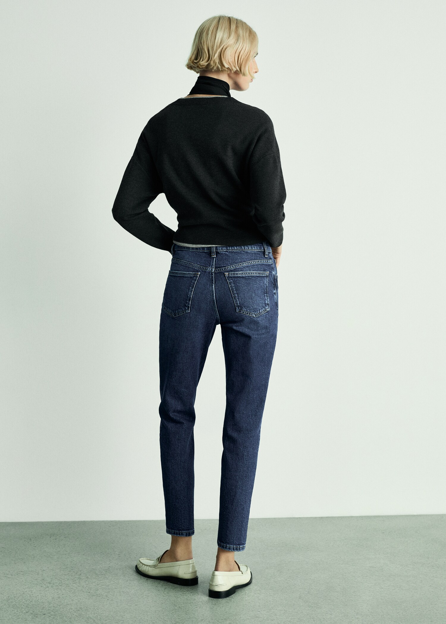 Jeans Newmom confort tiro alto - Reverso del artículo