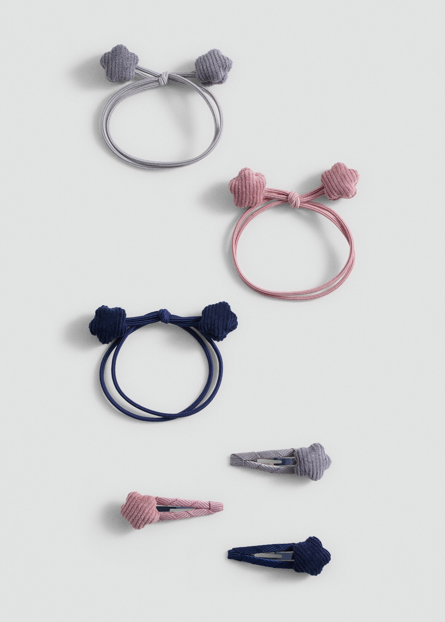 Pack of hairpins and hair bands - Article without model