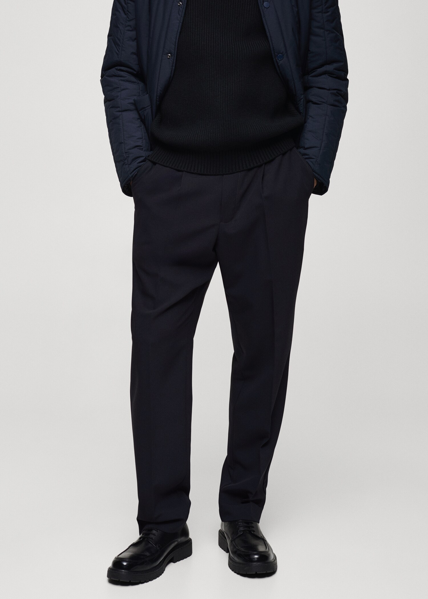 Regular-fit pleated flowy trousers - Medium plane