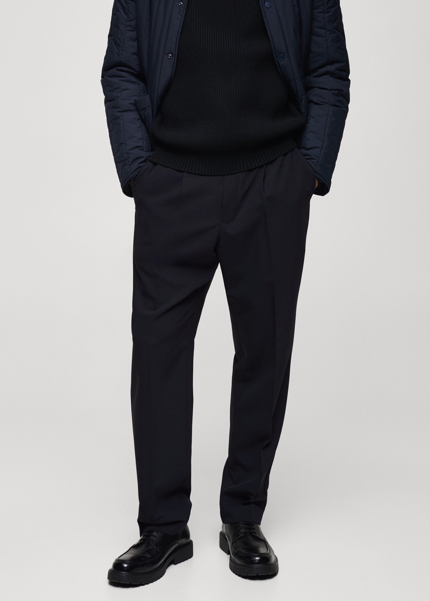 Regular-fit pleated flowy trousers MANGO Niger - Main Image