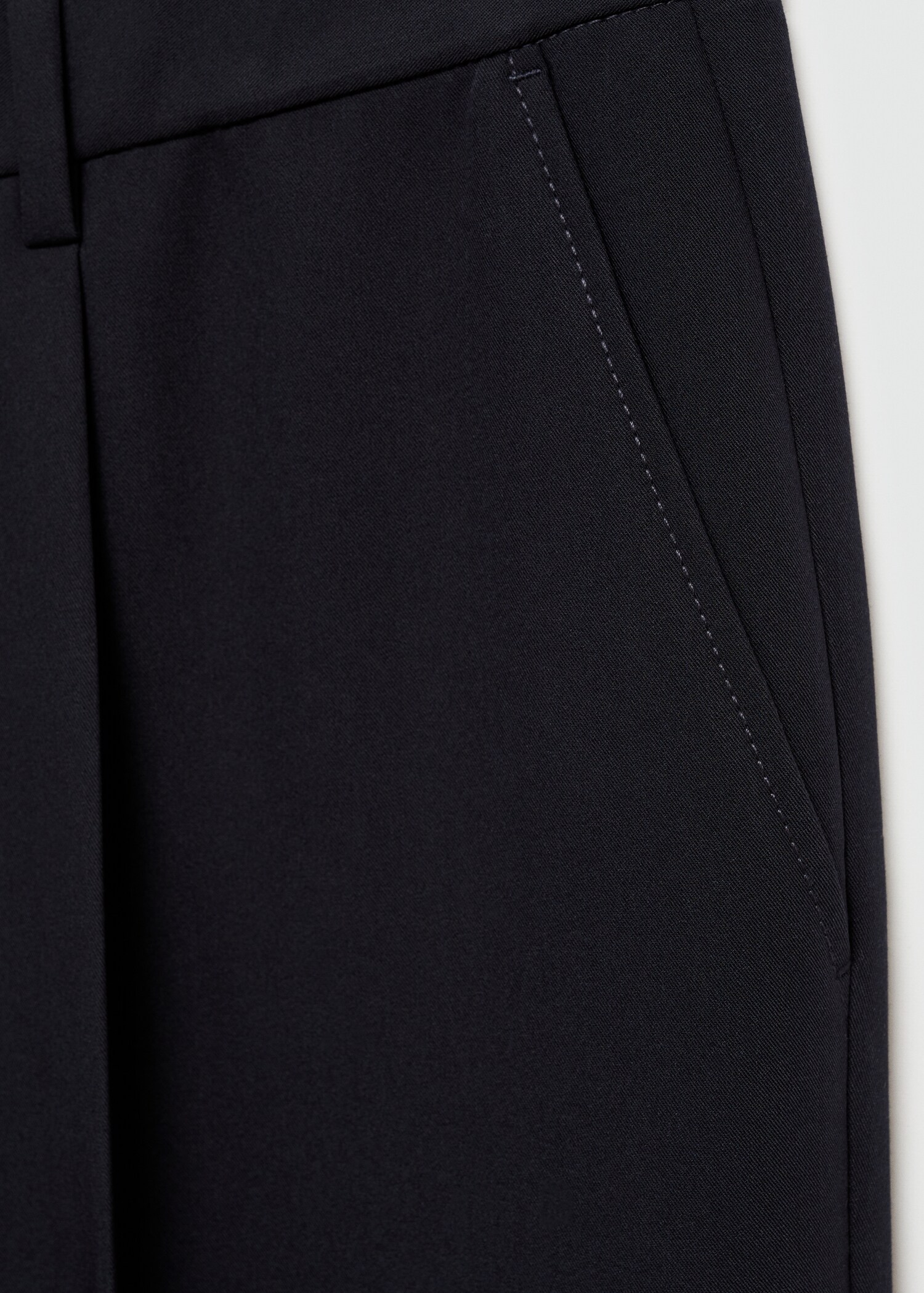 Regular-fit pleated flowy trousers - Details of the article 0
