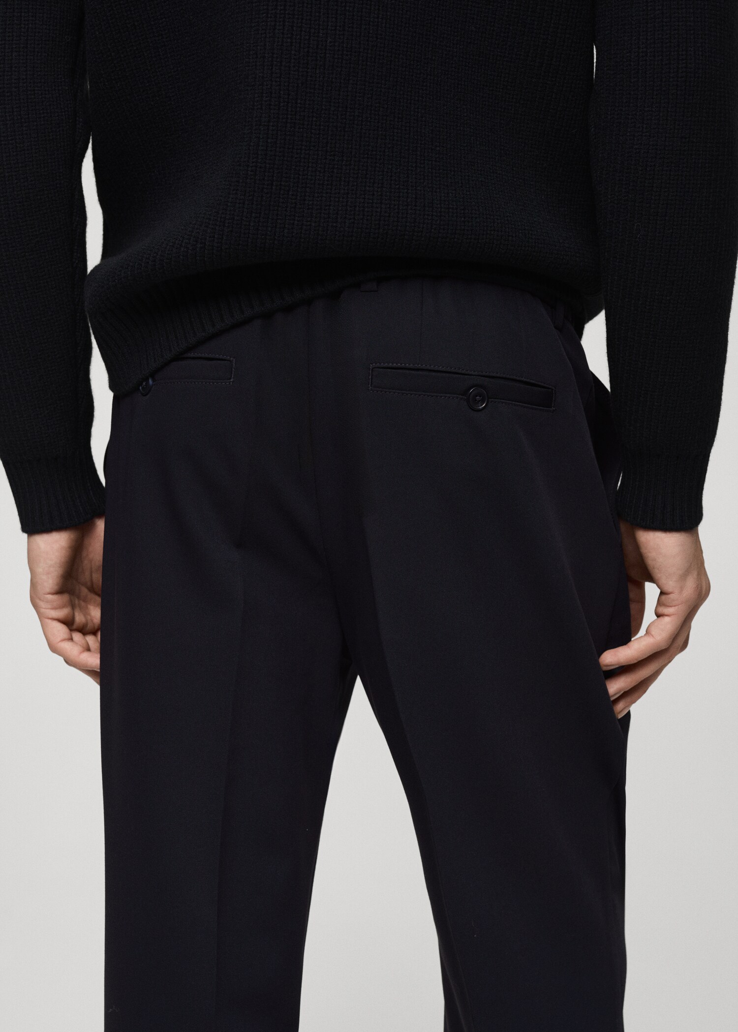 Regular-fit pleated flowy trousers - Details of the article 6