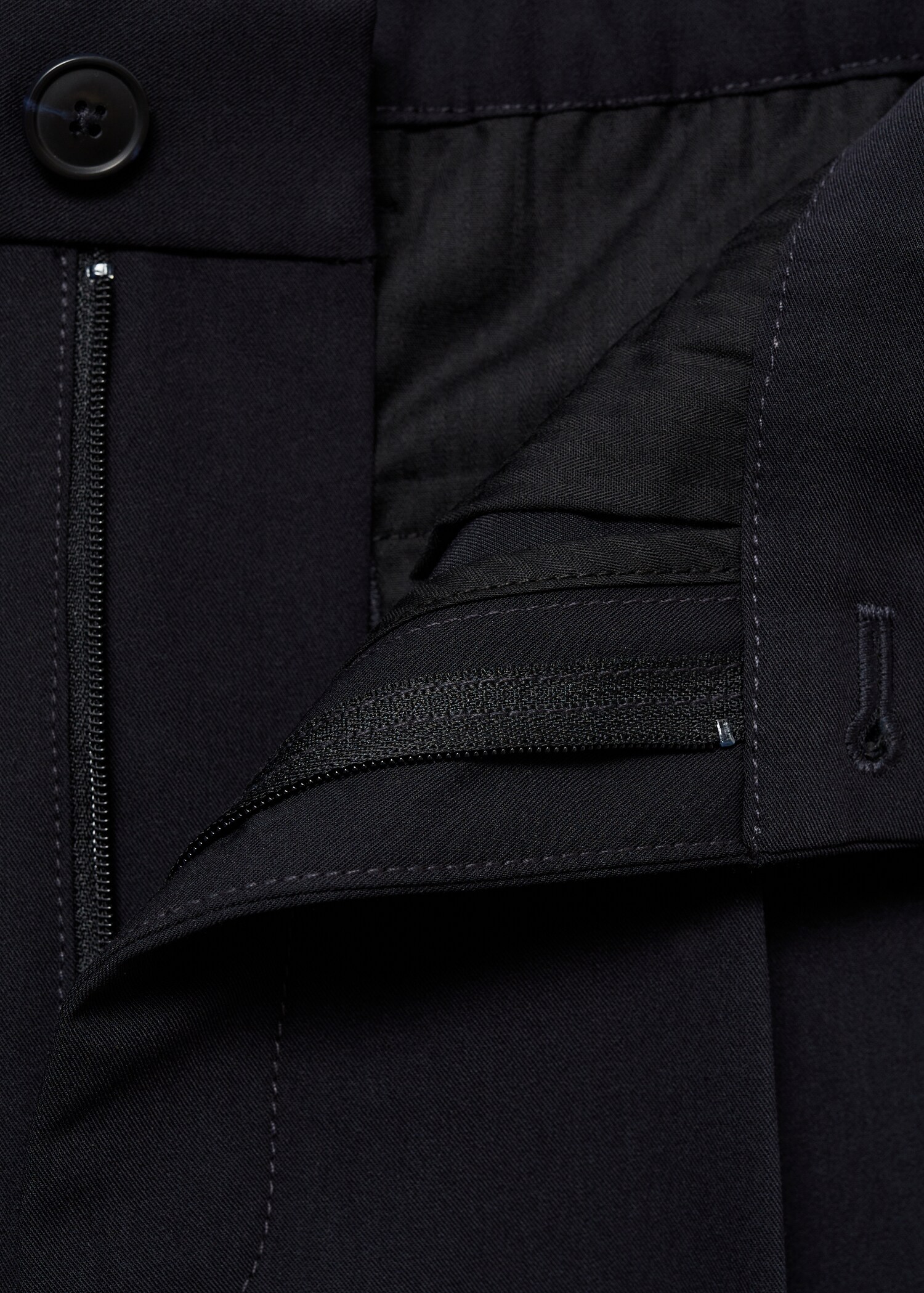 Regular-fit pleated flowy trousers - Details of the article 8