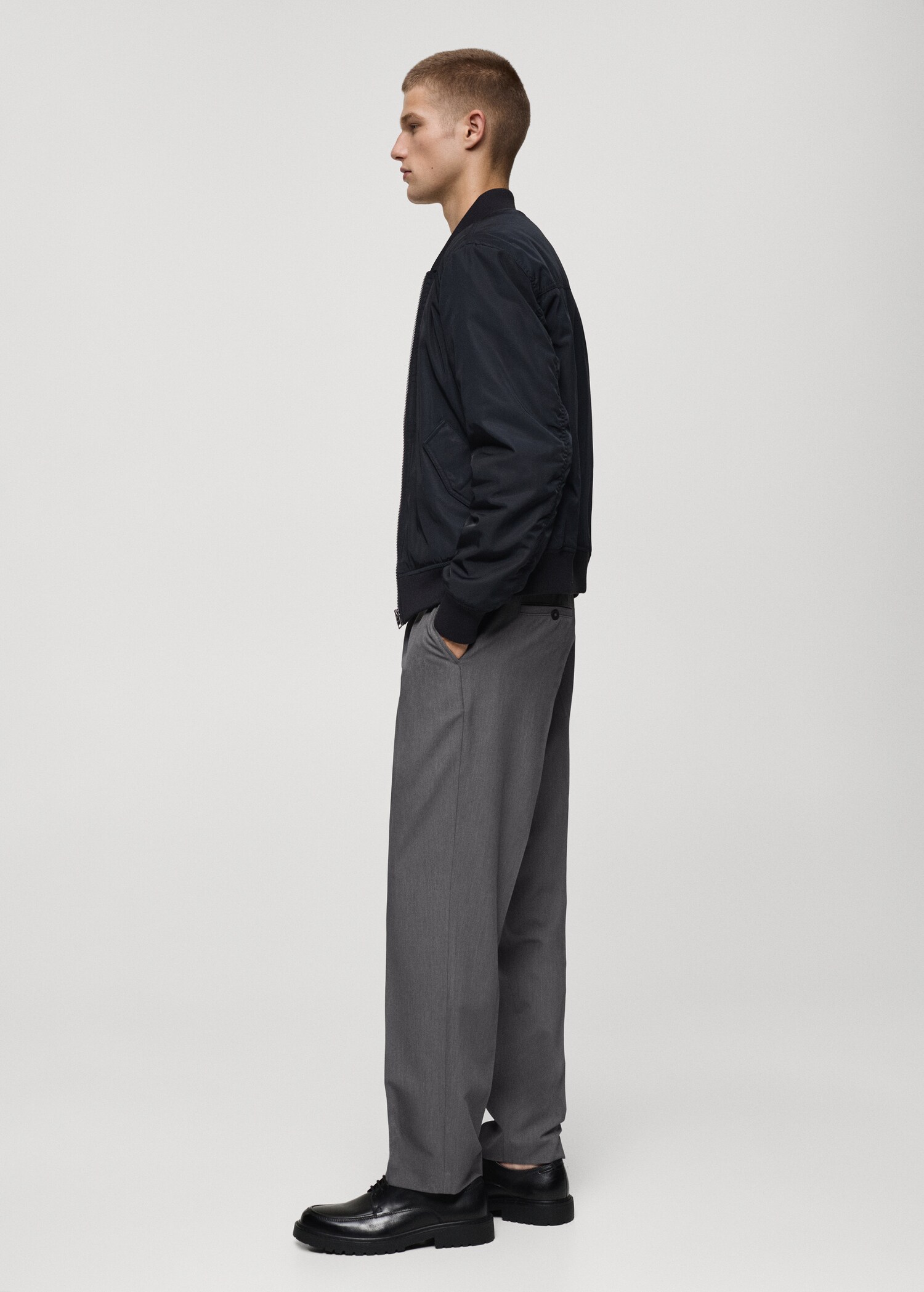 Pantalon regular-fit fluide pinces - Détail de l'article 2