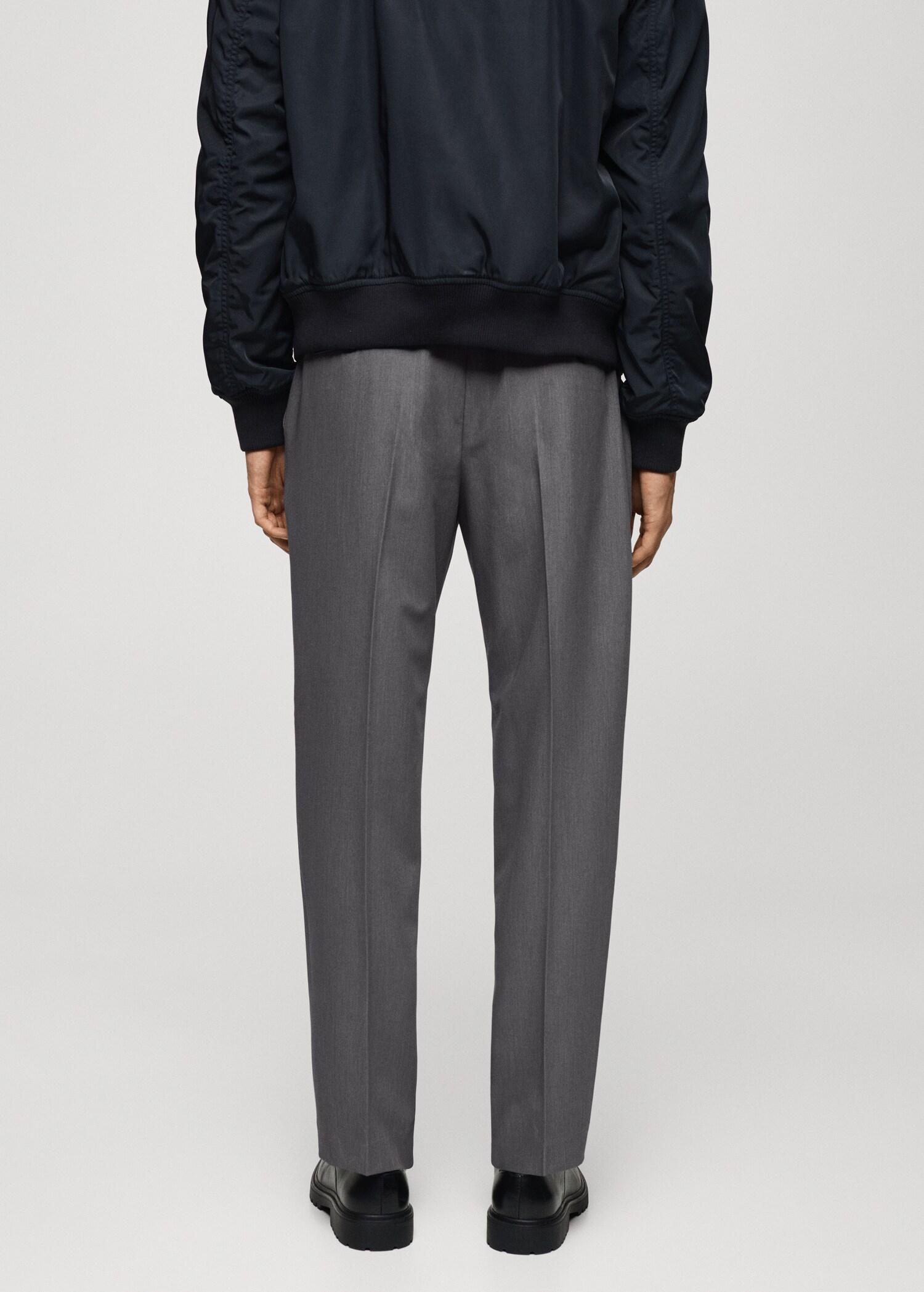 Pantalon regular-fit fluide pinces - Verso de l’article