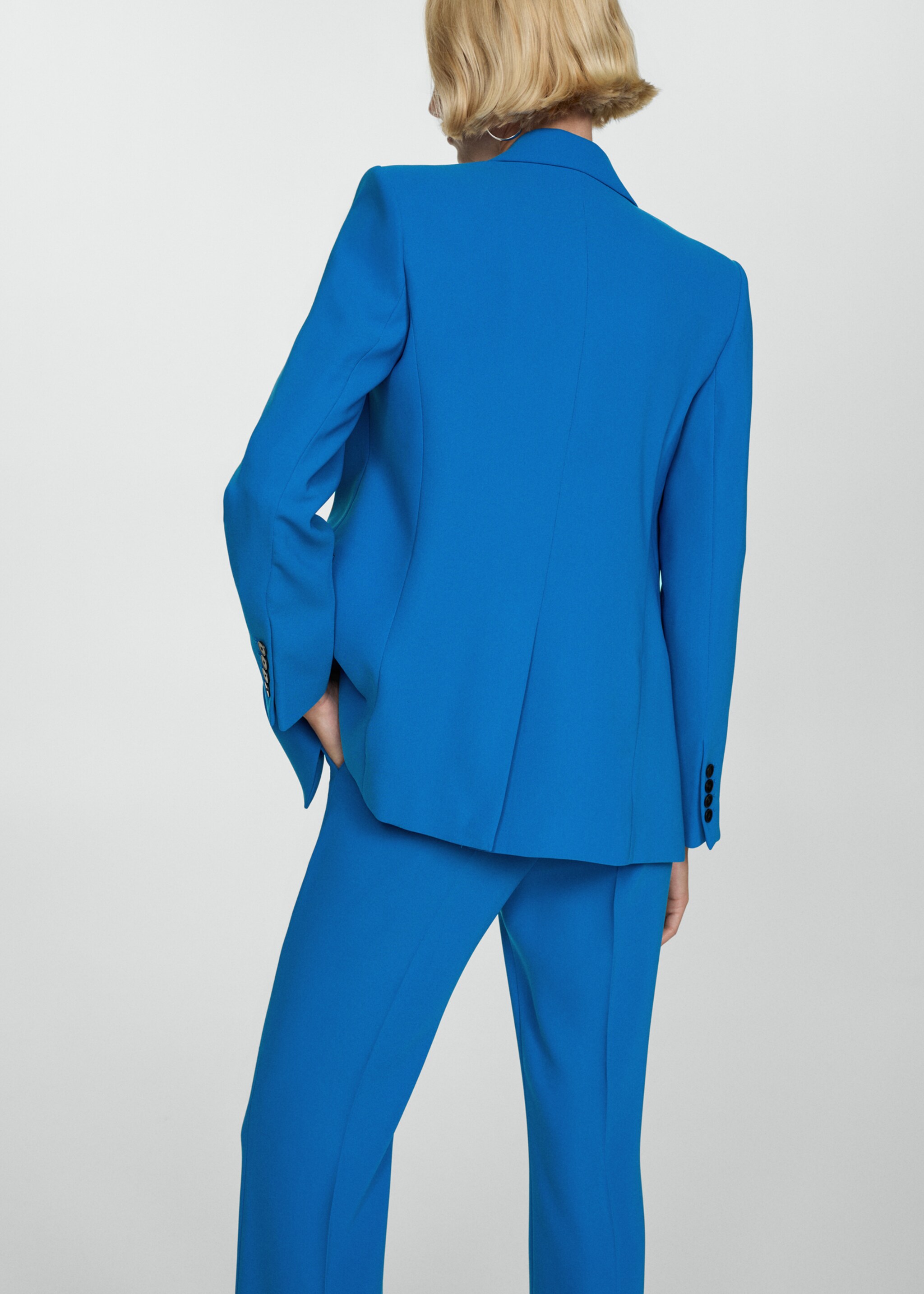 Blazer traje recta - Reverso del artículo