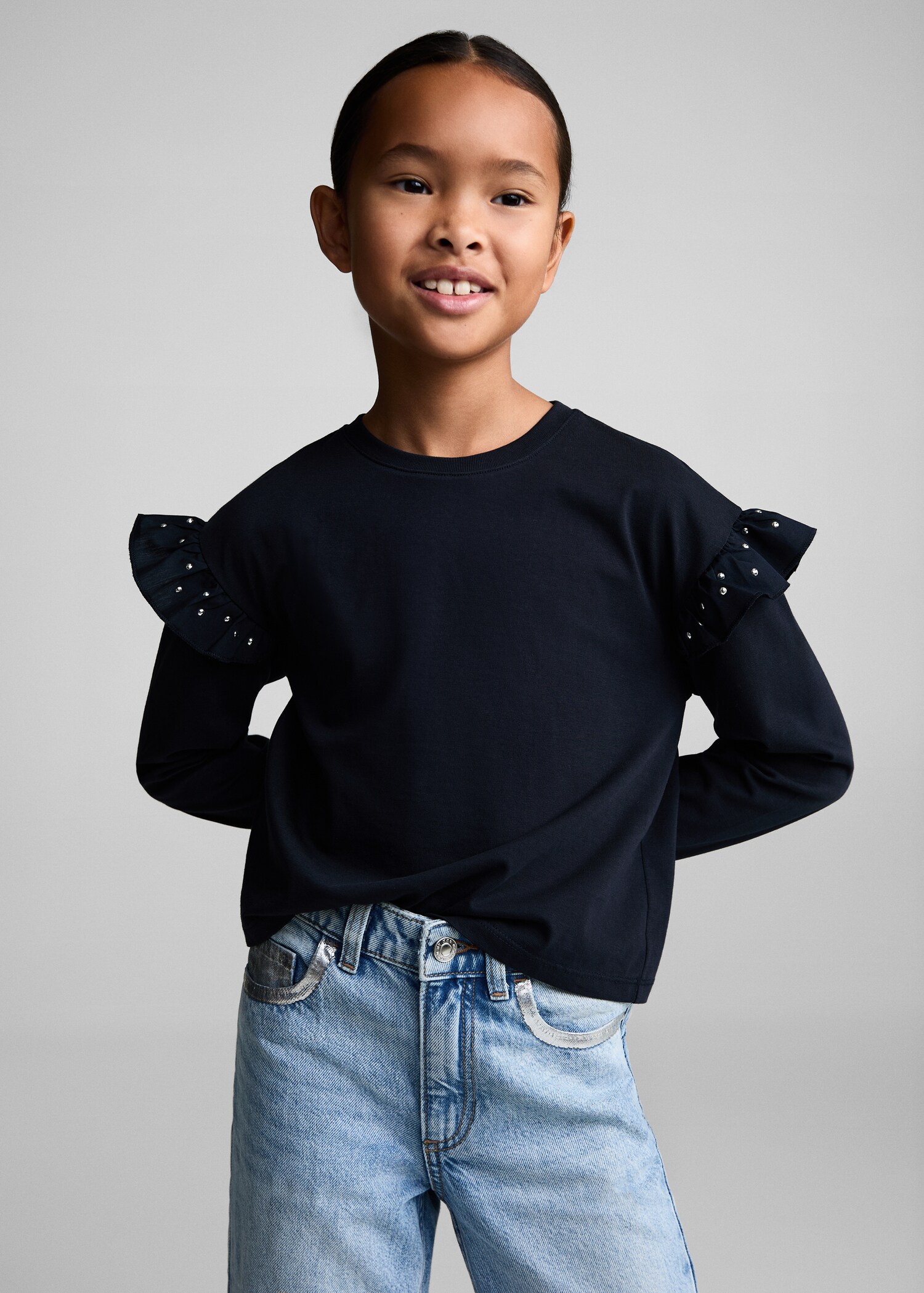 T-shirt with studded ruffles - Medium plane