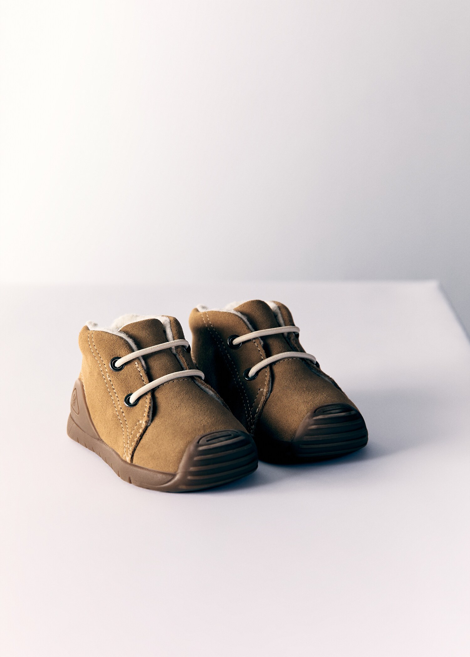 Tennis cuir biomecanics - Plan moyen