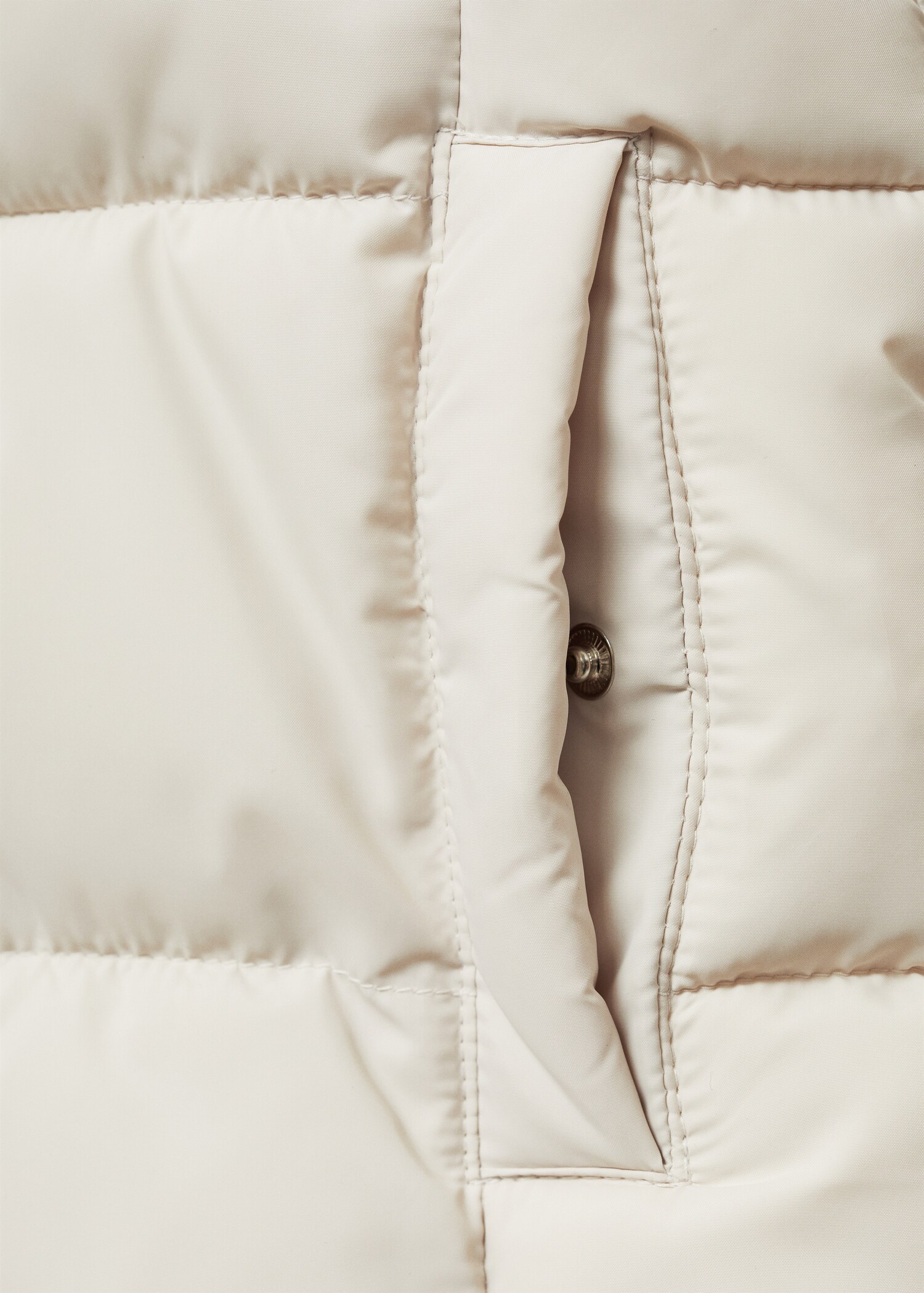 Hood quilted coat - Details of the article 0