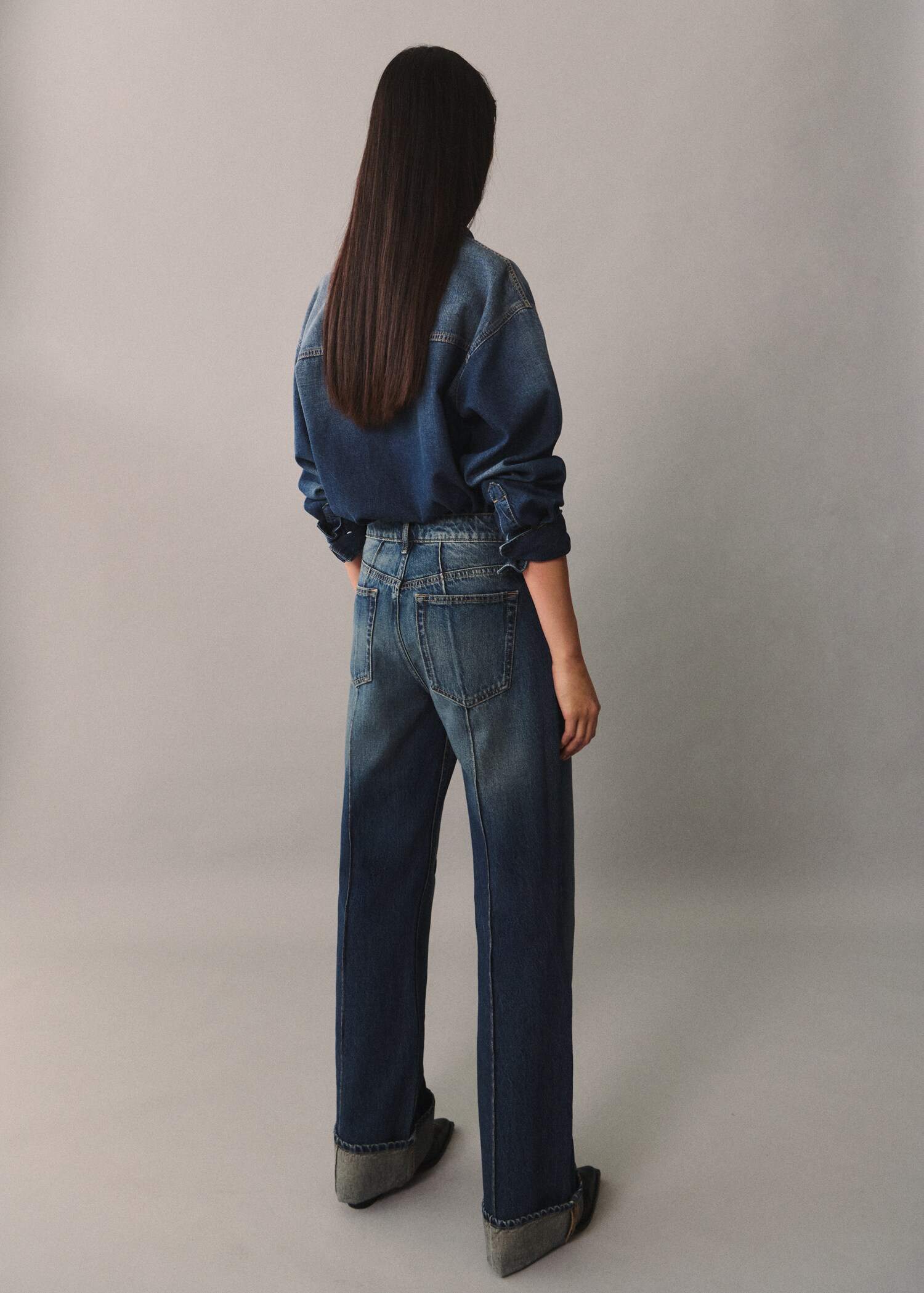 High waist straight jeans - Reverse of the article
