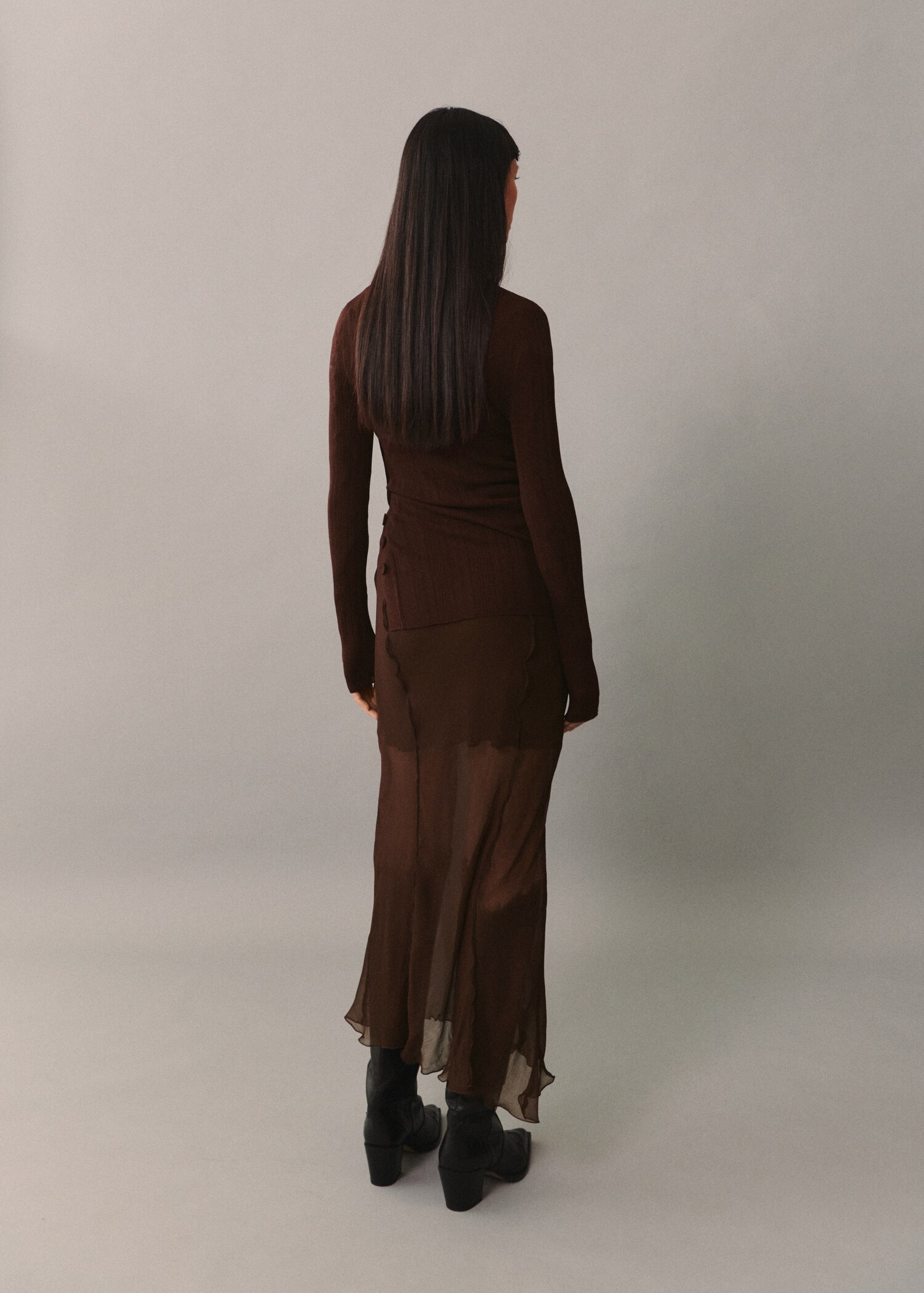 Semi-transparent t-shirt with button detail - Reverse of the article