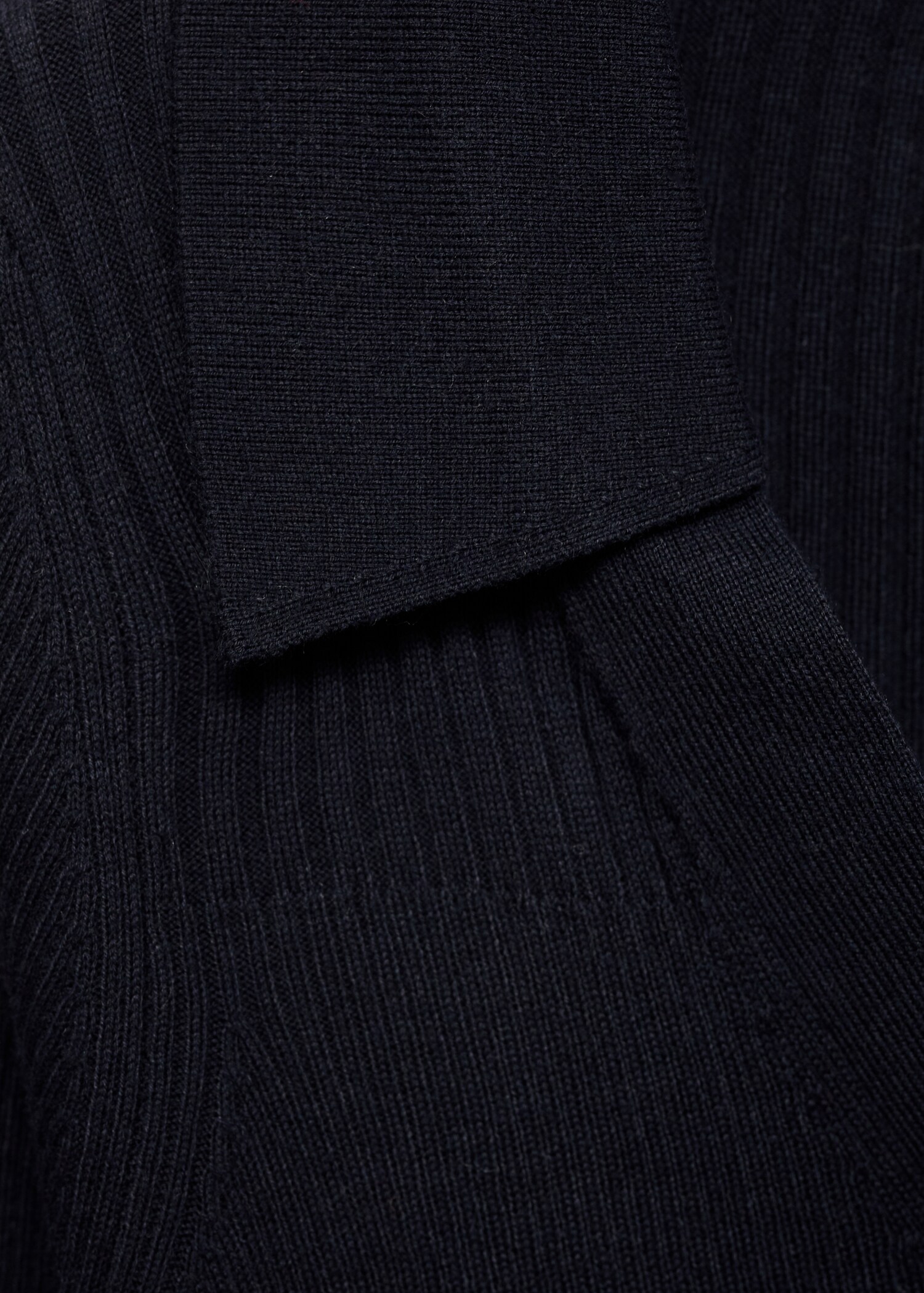Ribbed sweater with buttons - Details of the article 0
