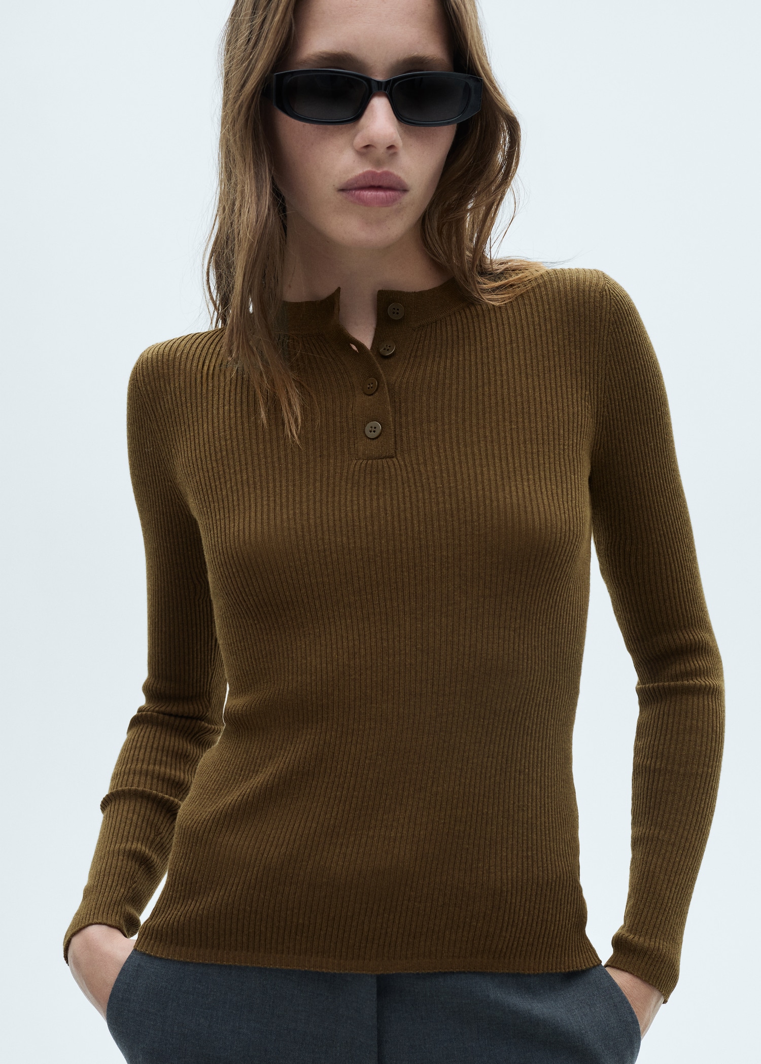Ribbed sweater with buttons - Medium plane