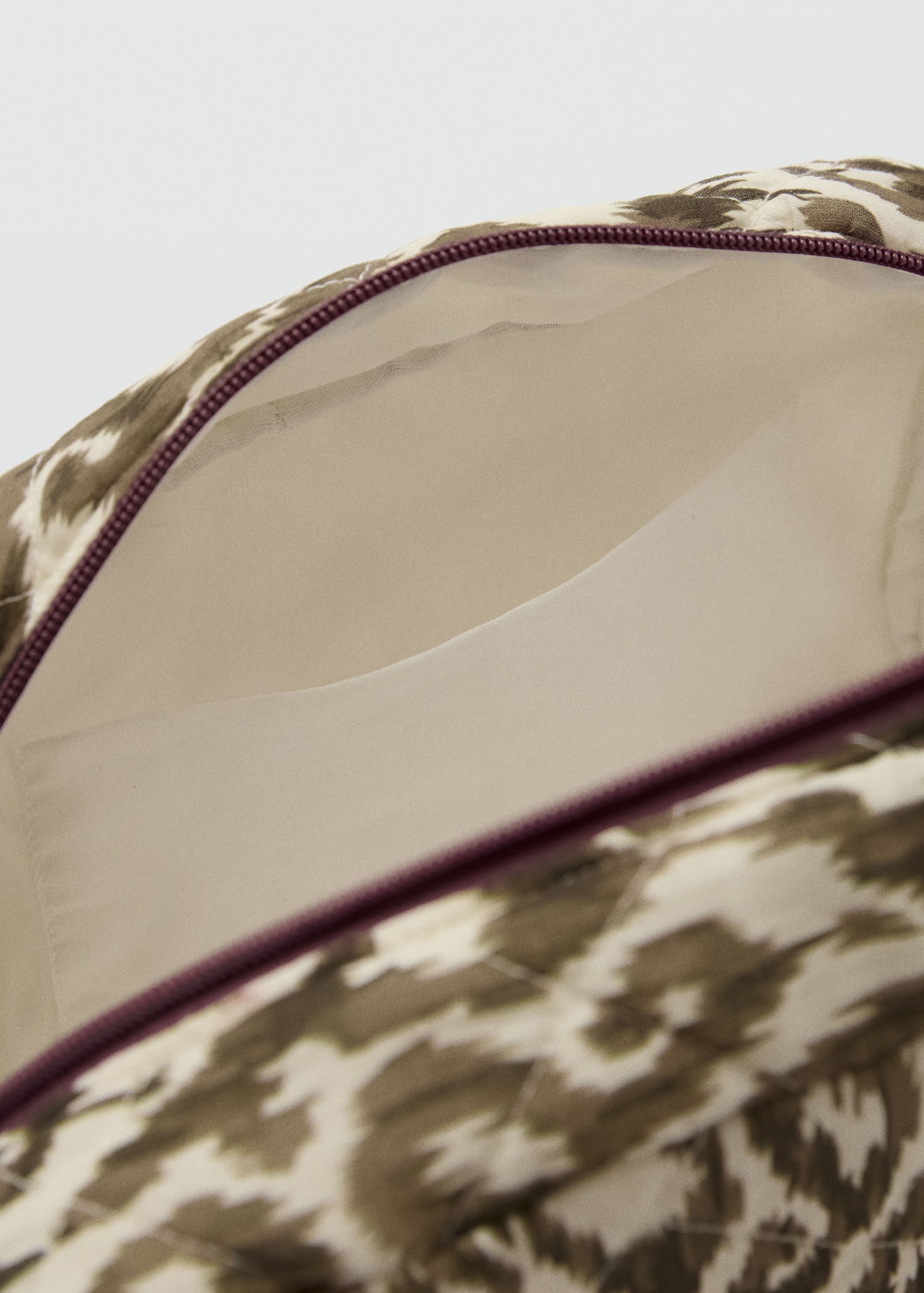 Quilted cosmetic bag - Details of the article 1