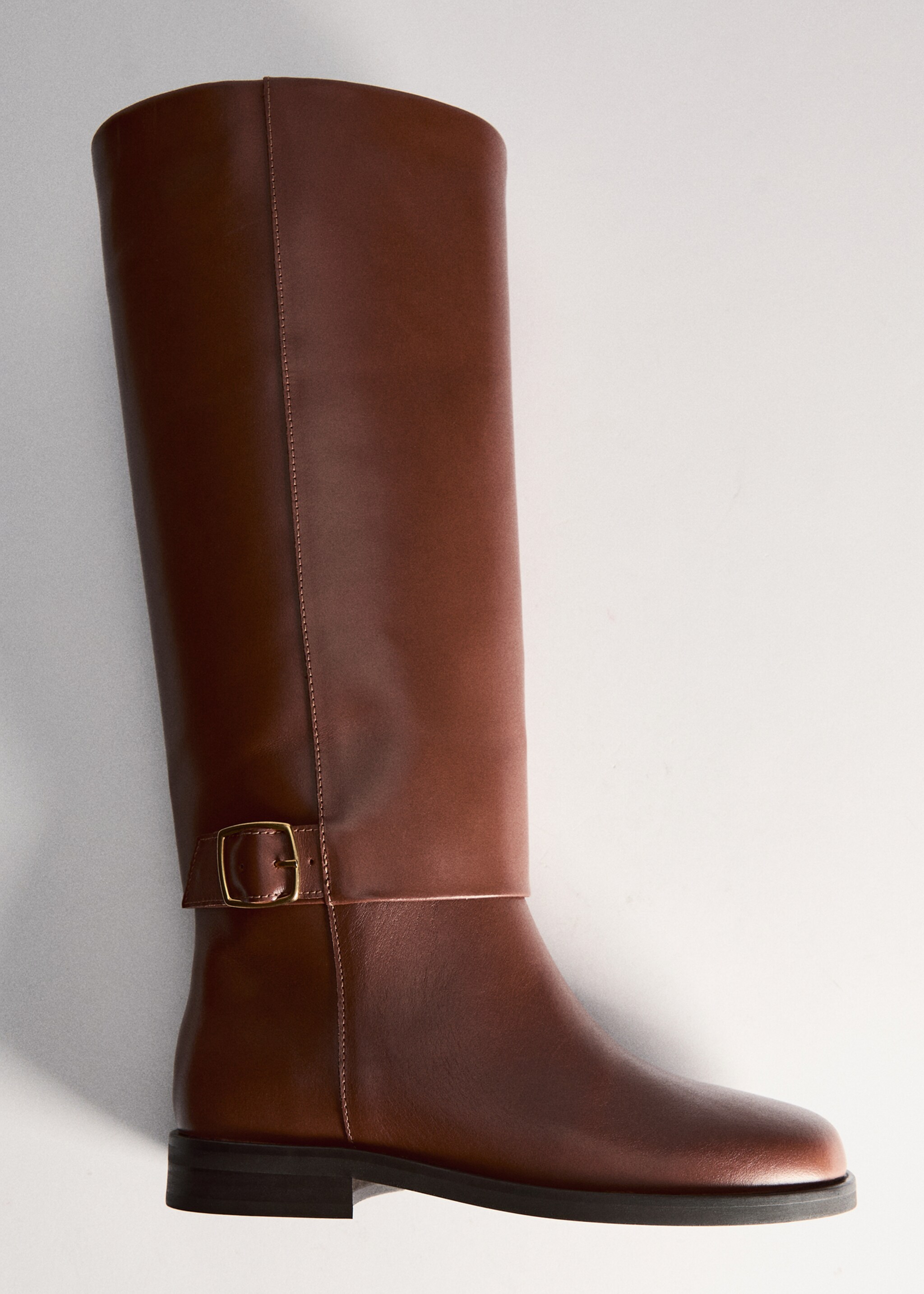 Leather boots with decorative buckle - Details of the article 5