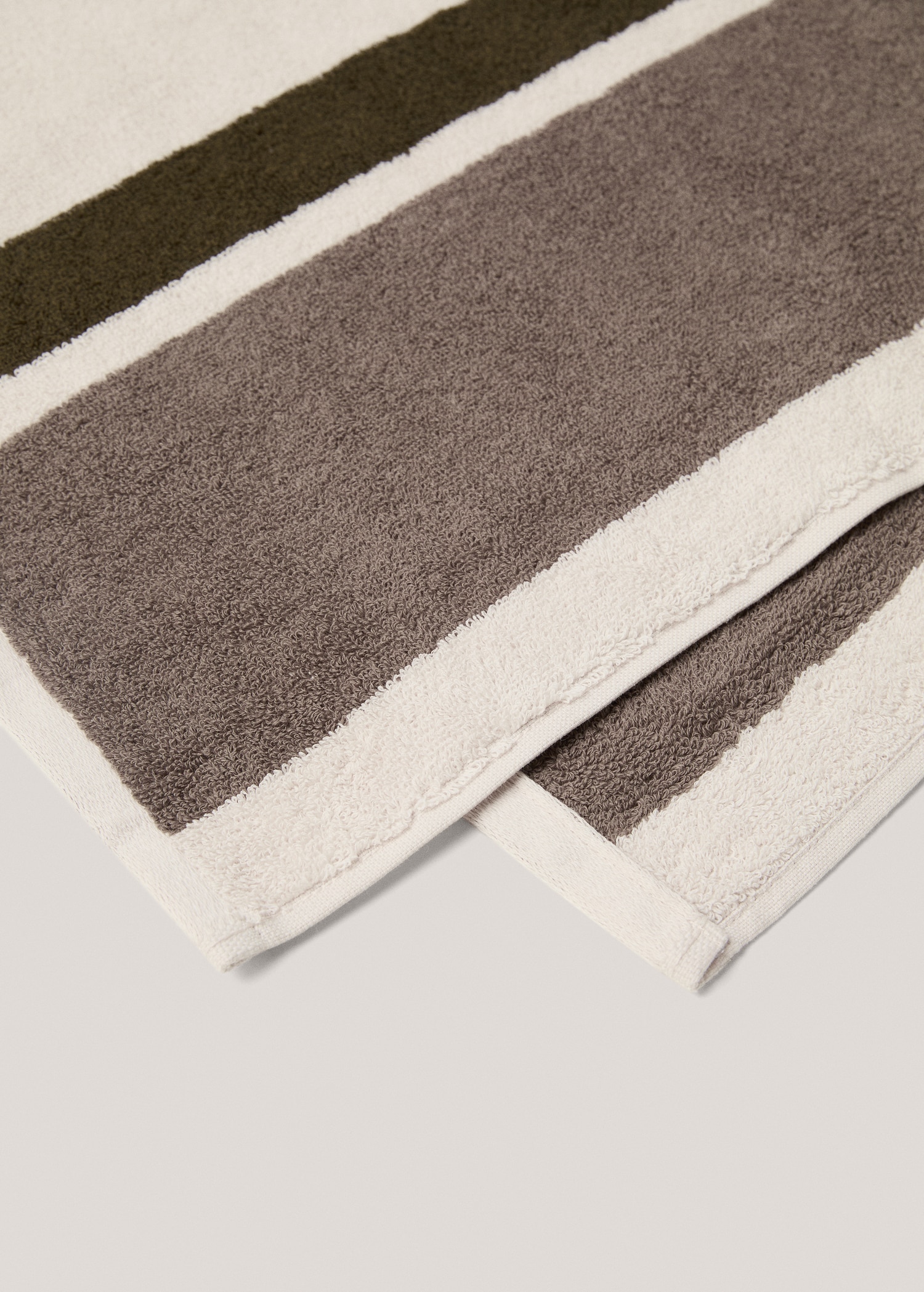 Striped 100% cotton bath towel 90x150cm - Details of the article 1
