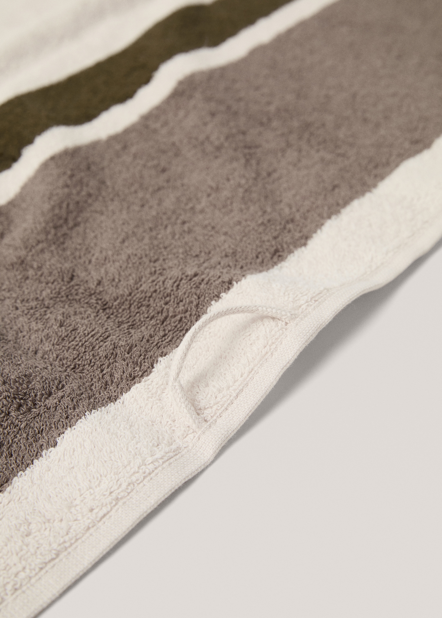 Striped 100% cotton bath towel 90x150cm - Details of the article 2
