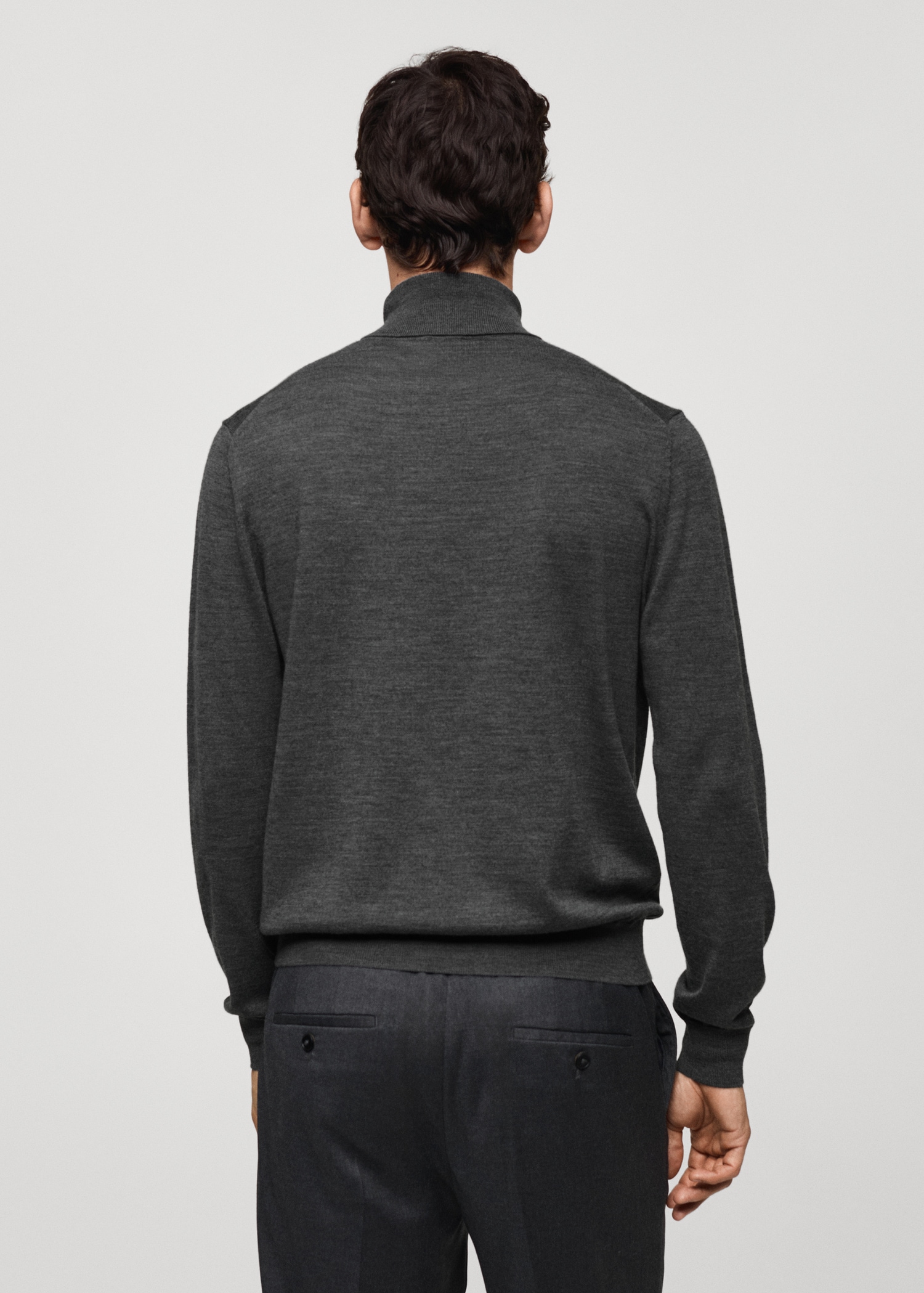 100% merino wool turtleneck sweater - Reverse of the article