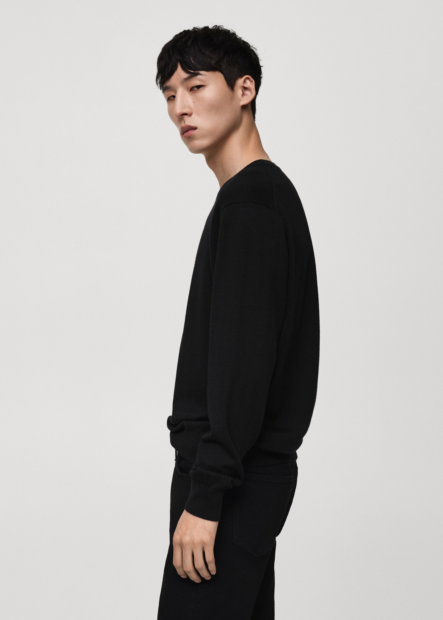 100% wool medium-knit sweater - Details of the article 2