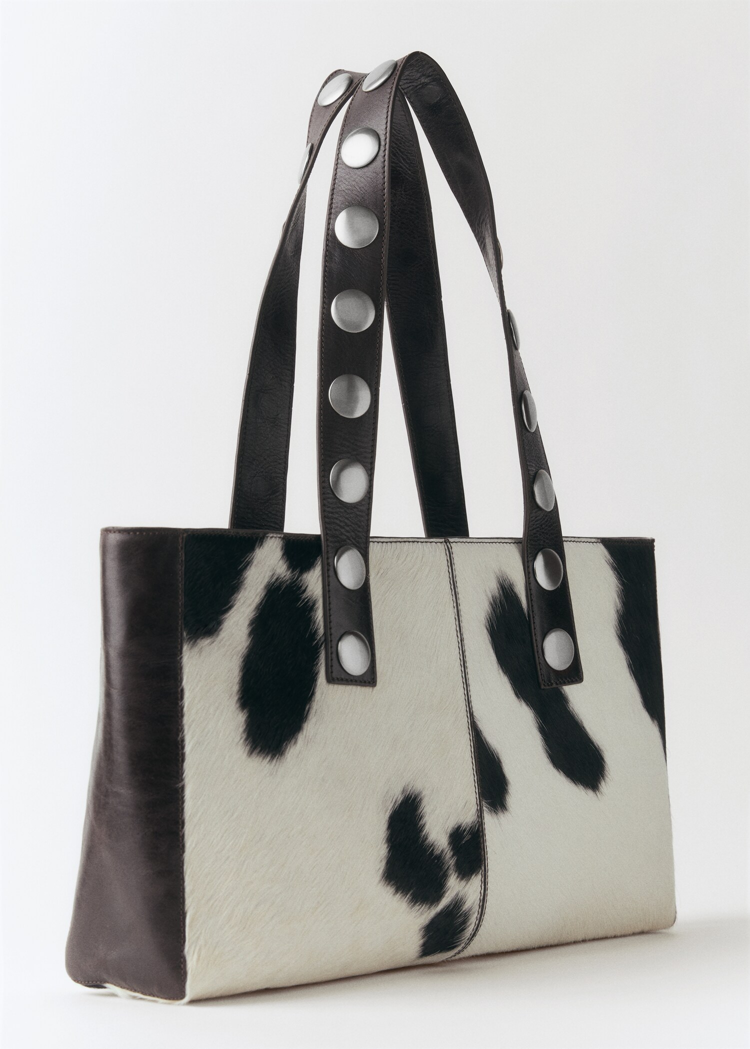 Sac clouté cuir imitation fourrure - Plan moyen
