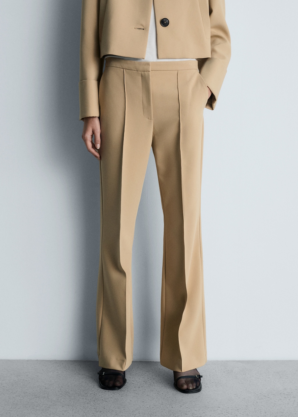 Mango Anzughose im Flared-Stil