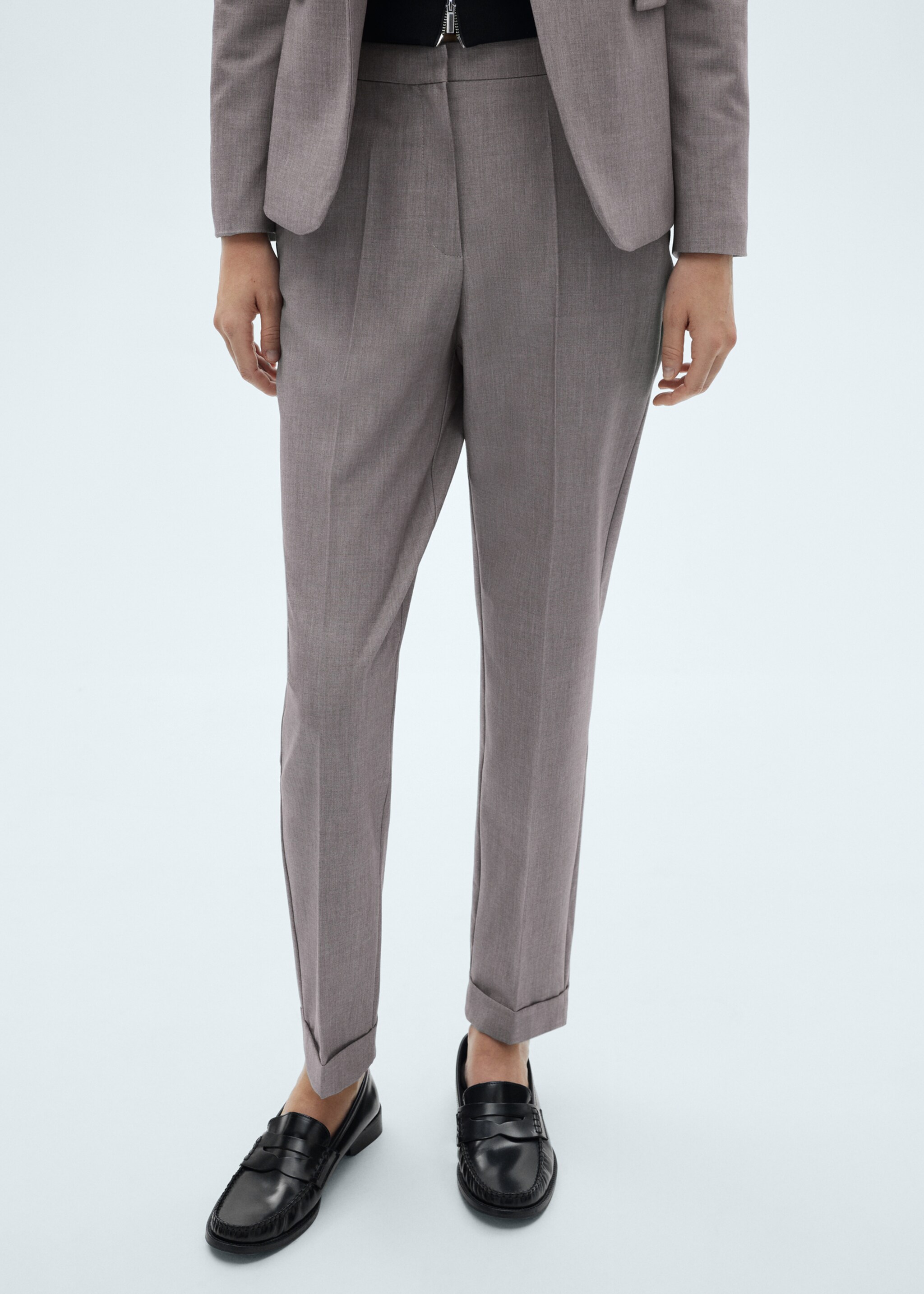 Pantalón recto traje - Plano medio