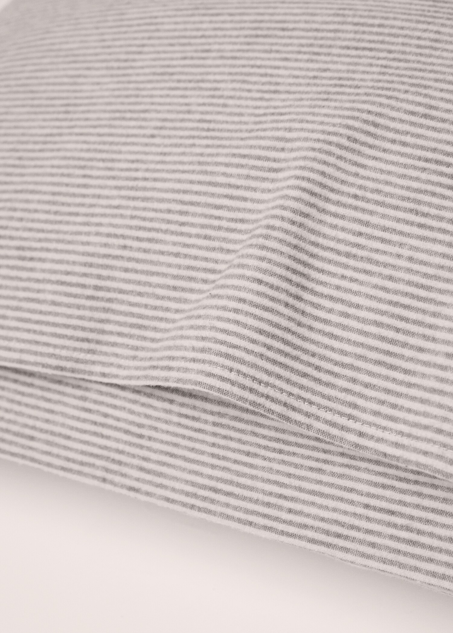 Flannel cotton pillowcase stripes 60x60cm - Details of the article 3